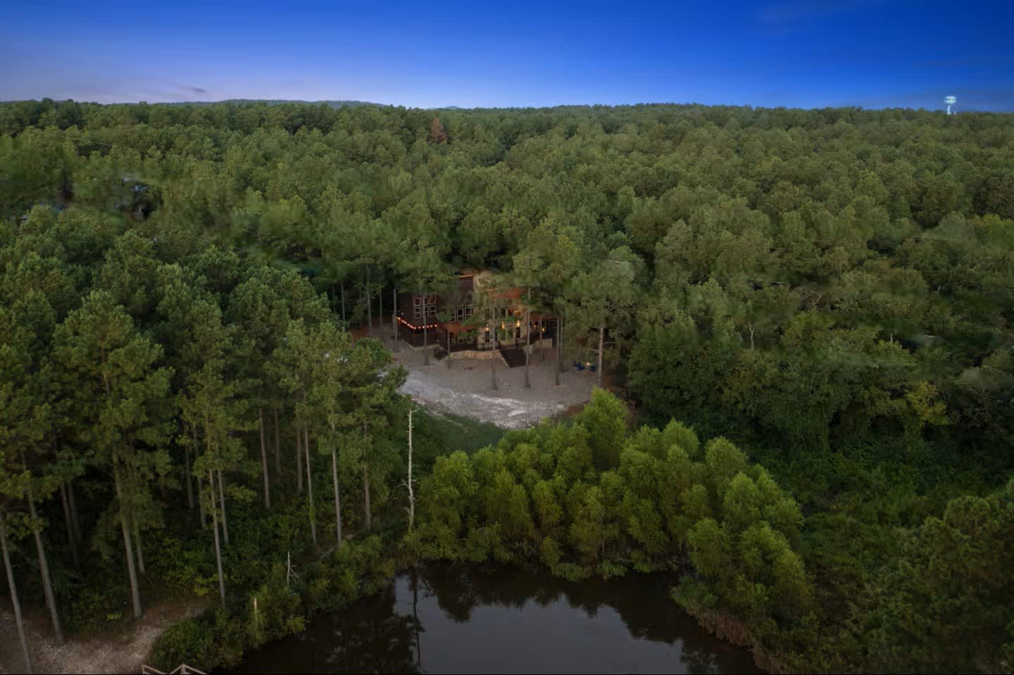 NEW! POOL! 5BR Pond-Hot Tub-Games - Sleeps 19