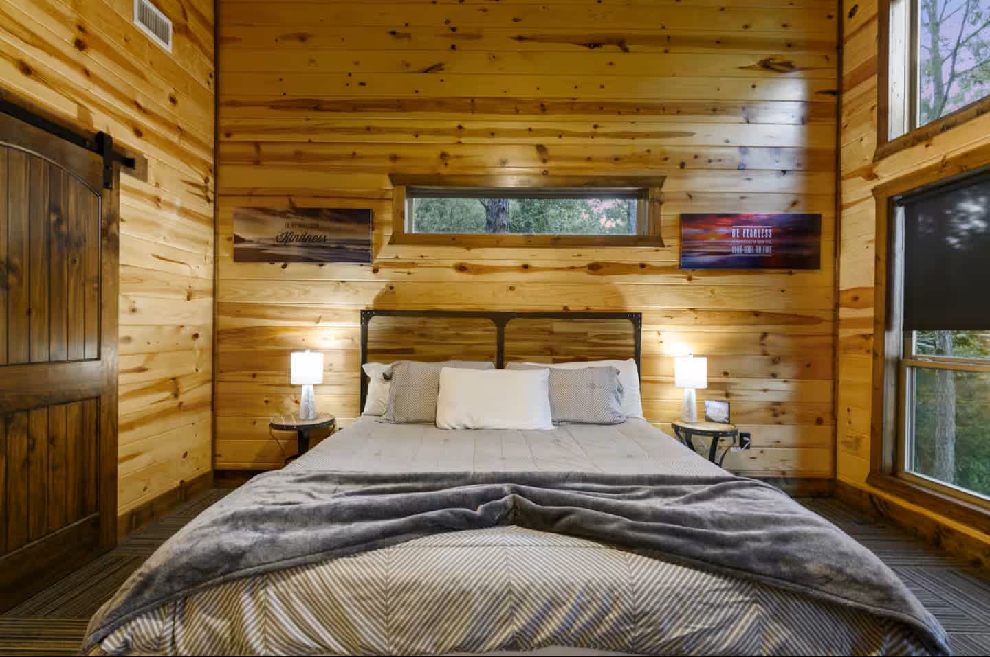 NEW! POOL! 5BR Pond-Hot Tub-Games - Sleeps 19
