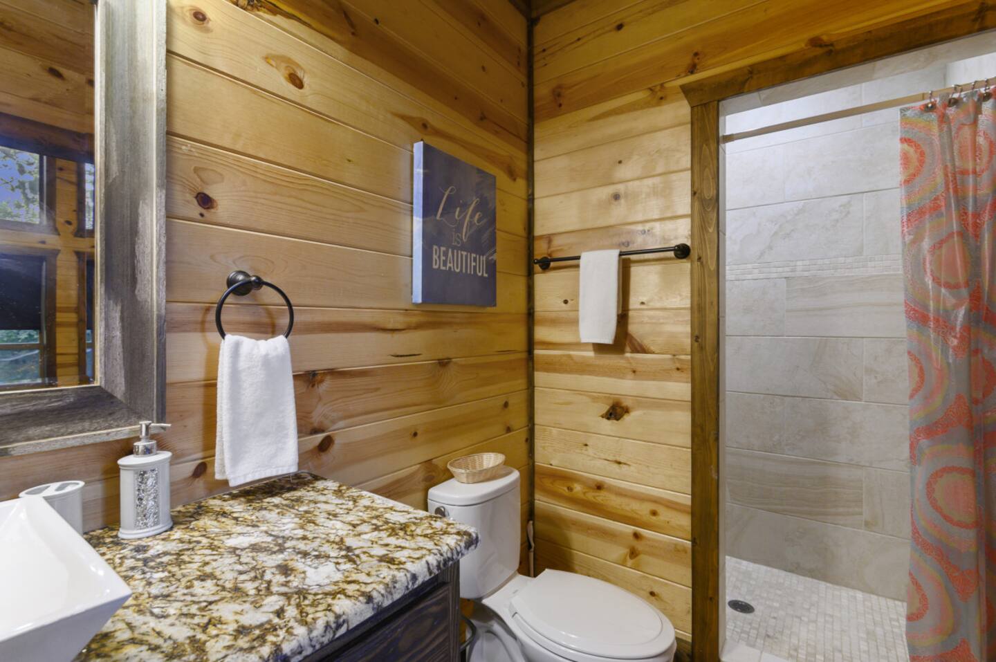 NEW! POOL! 5BR Pond-Hot Tub-Games - Sleeps 19