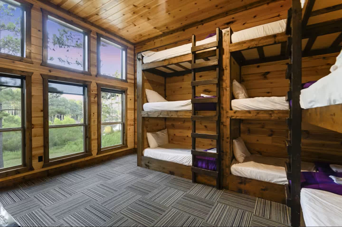 NEW! POOL! 5BR Pond-Hot Tub-Games - Sleeps 19