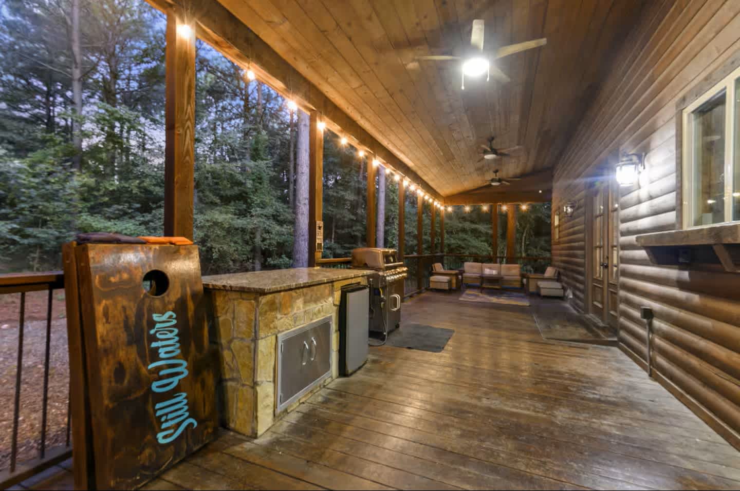 NEW! POOL! 5BR Pond-Hot Tub-Games - Sleeps 19