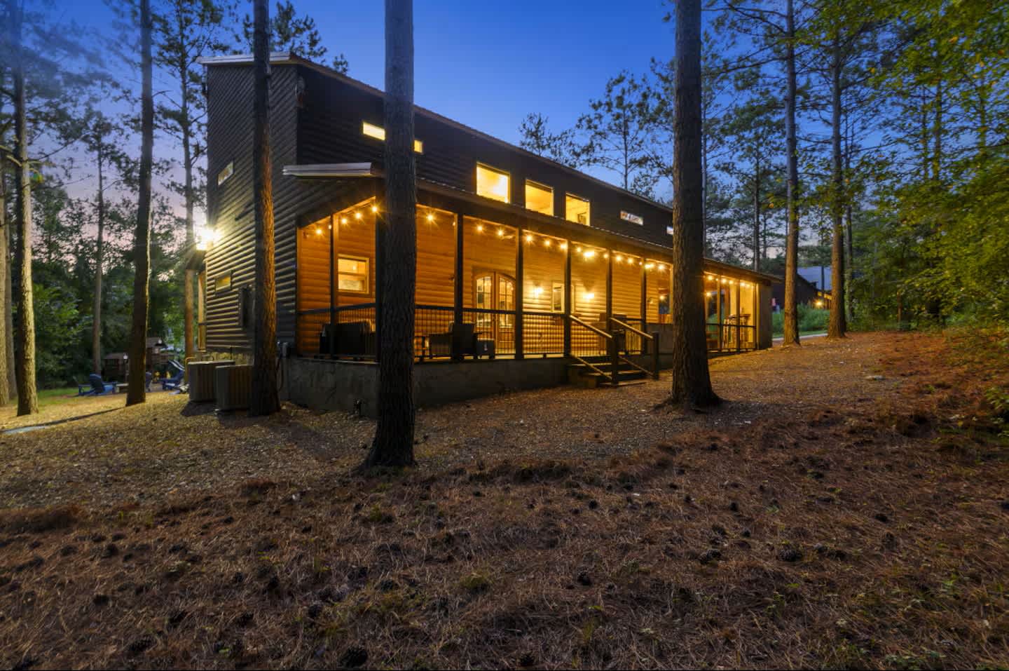 NEW! POOL! 5BR Pond-Hot Tub-Games - Sleeps 19