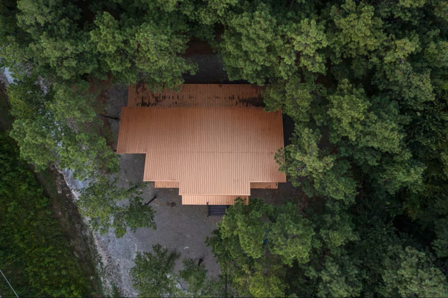 NEW! POOL! 5BR Pond-Hot Tub-Games - Sleeps 19