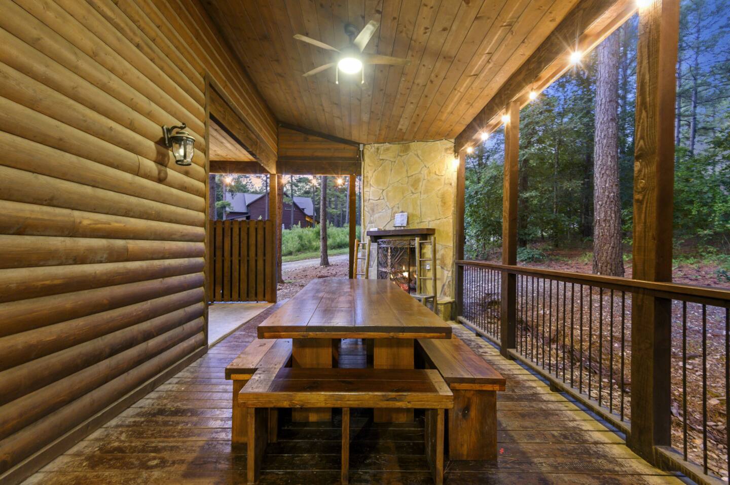 NEW! POOL! 5BR Pond-Hot Tub-Games - Sleeps 19