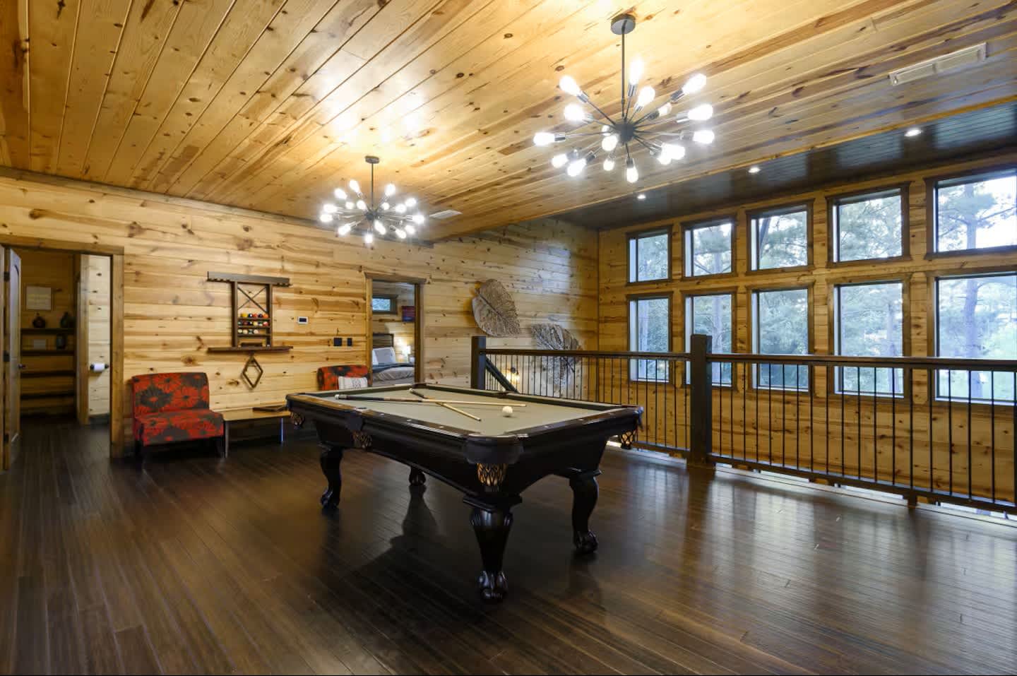 NEW! POOL! 5BR Pond-Hot Tub-Games - Sleeps 19