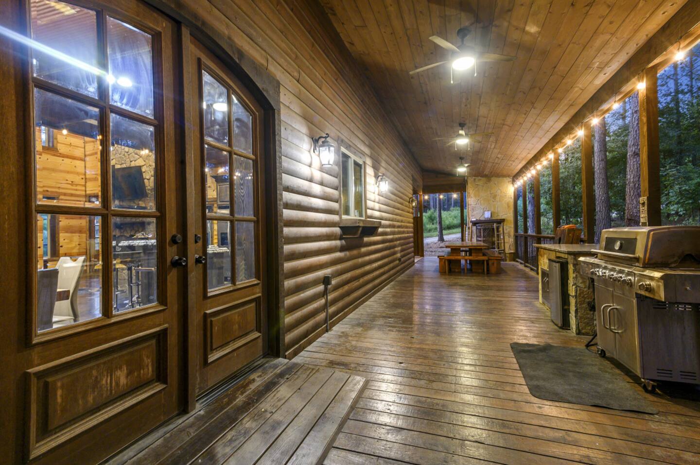 NEW! POOL! 5BR Pond-Hot Tub-Games - Sleeps 19