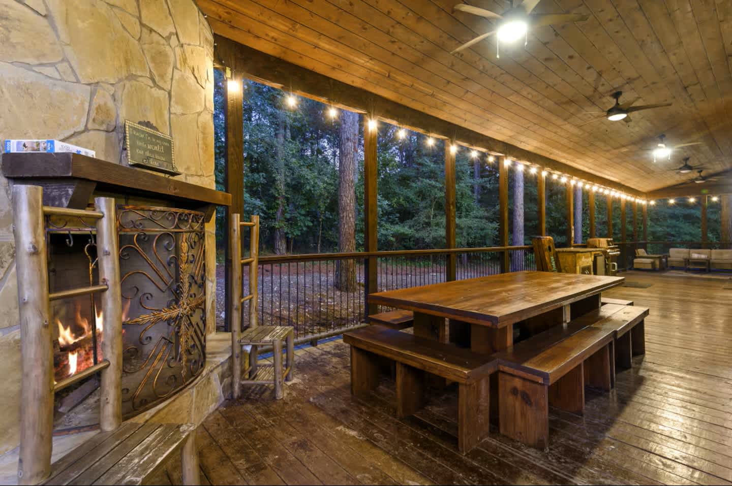 NEW! POOL! 5BR Pond-Hot Tub-Games - Sleeps 19