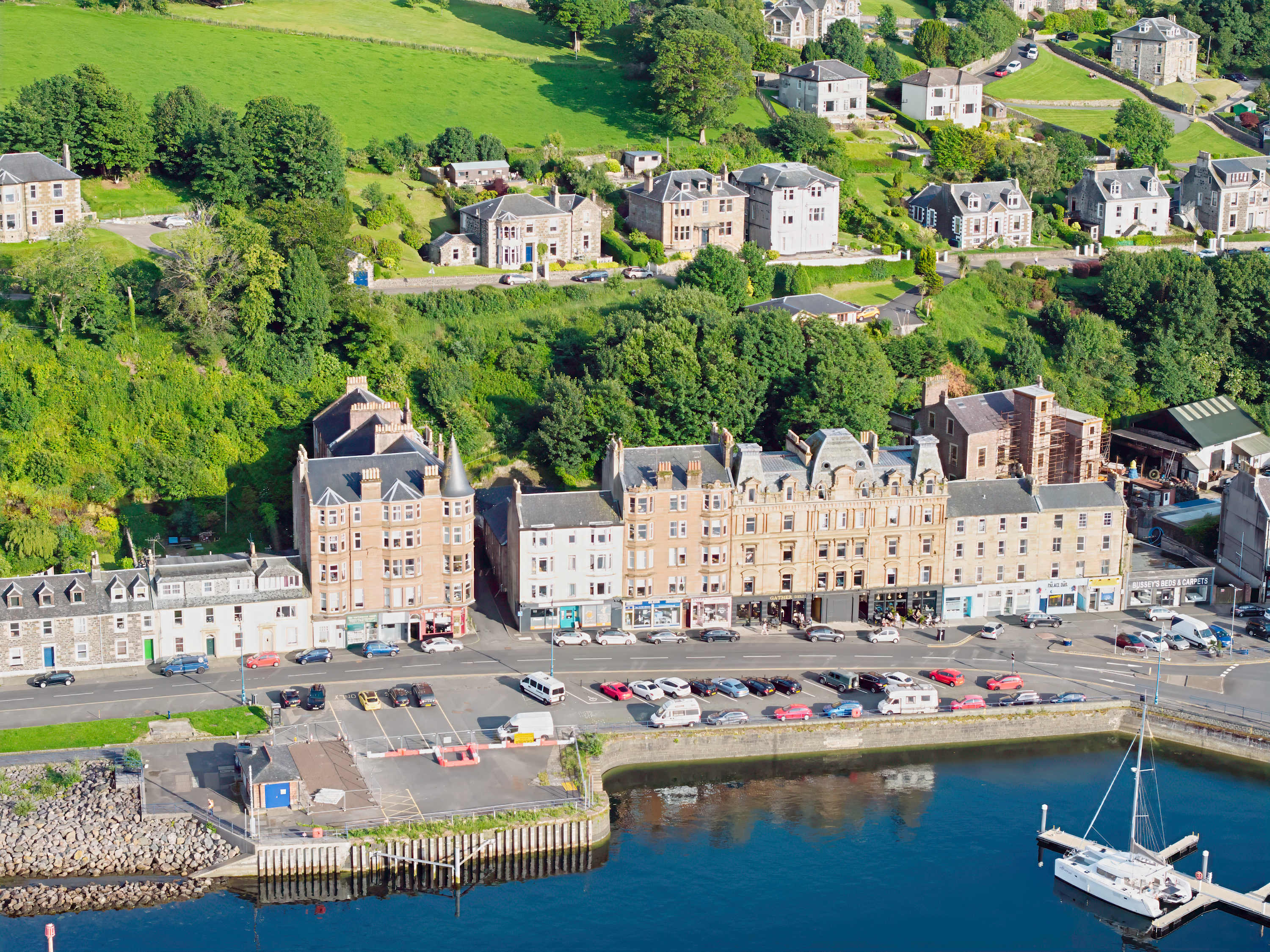 Breathtaking Sea-View Apartment Steps from Rothesay Harbor in East Princes Street 27 PA20 9DL - Property image 15 - VivreStays