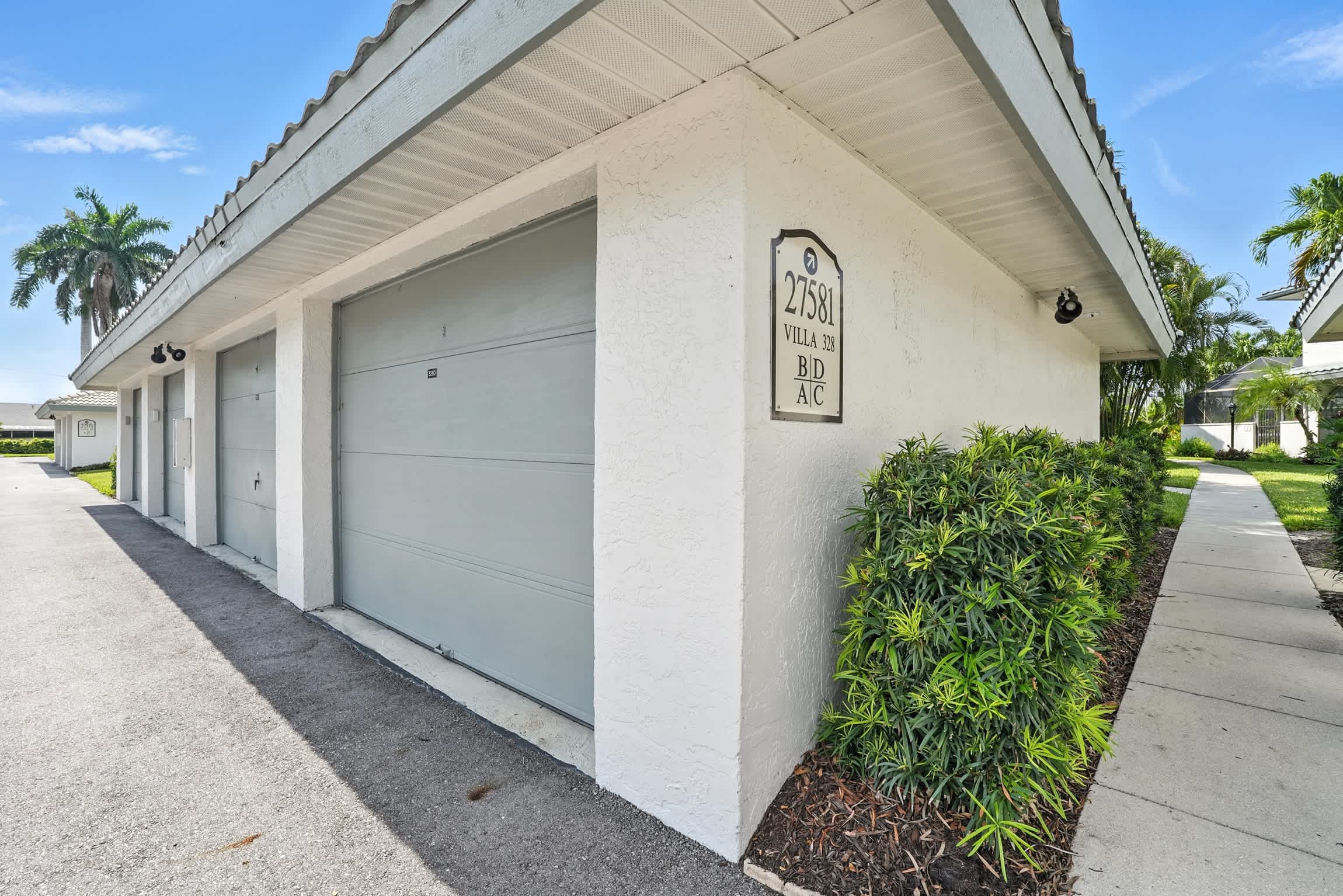 Spacious Villa Near Beach in Gated Community | Photo 35