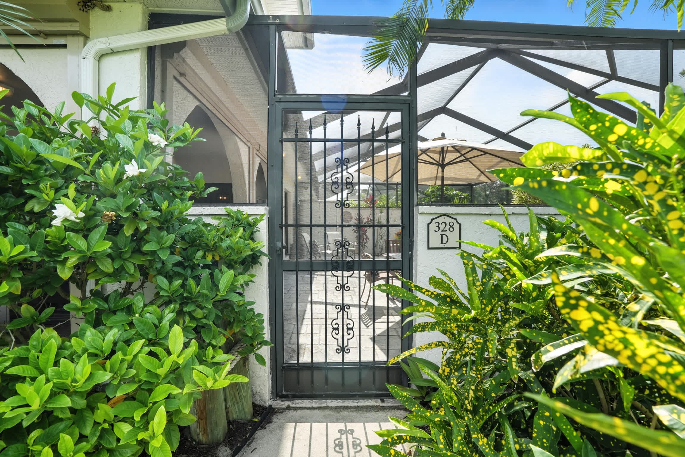 Spacious Villa Near Beach in Gated Community | Photo 4