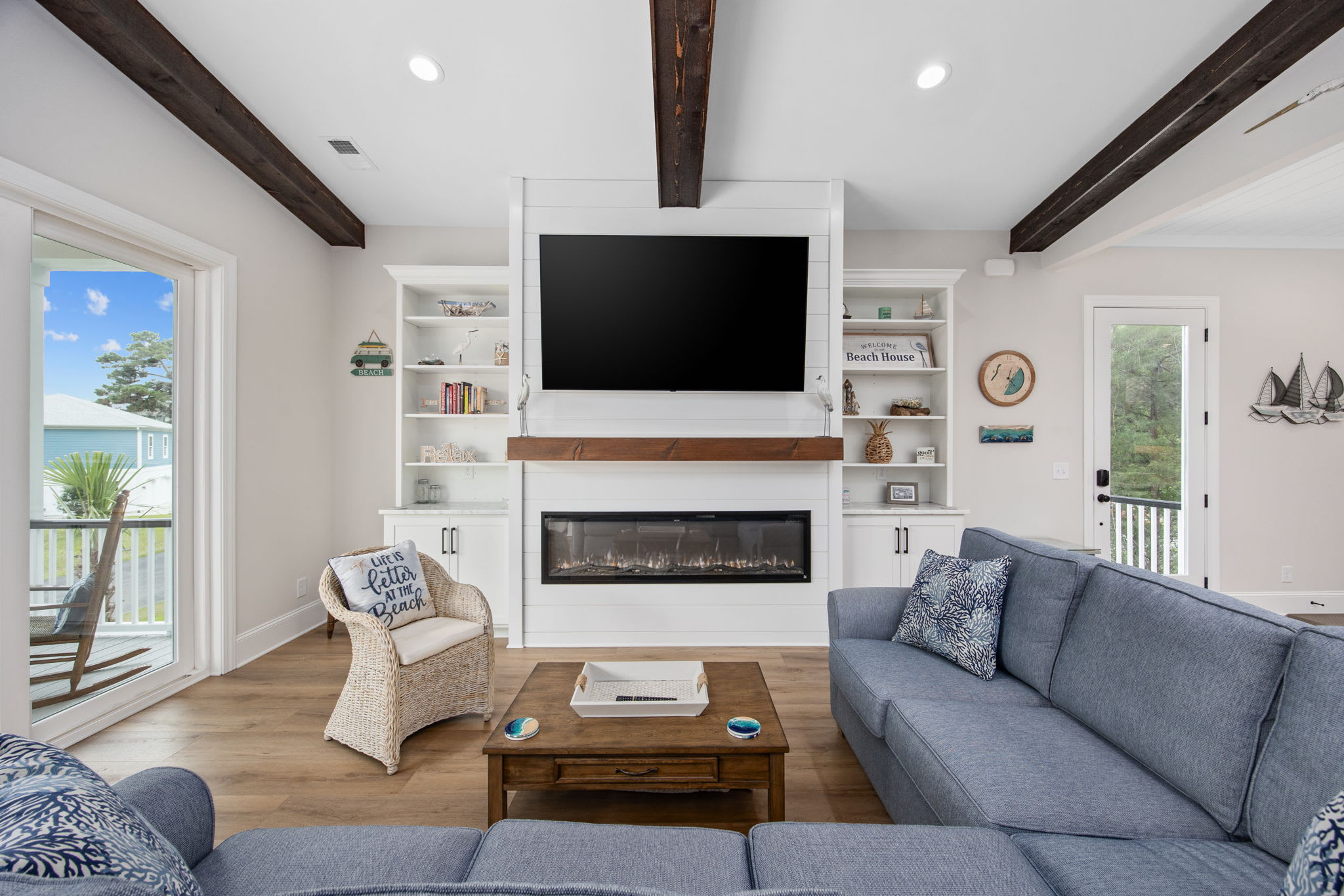 Island Lullaby Heat & Cool Pool Arcade Ping Pong