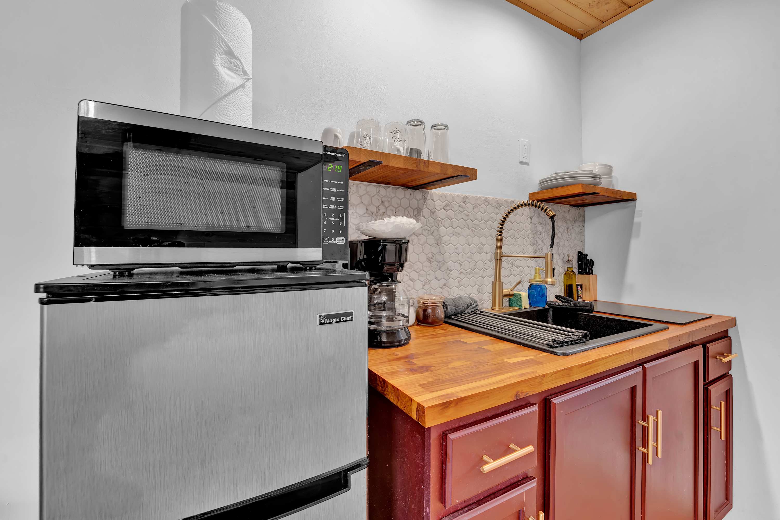 Cozy Poconos Retreat | Firepits | Pet Friendly