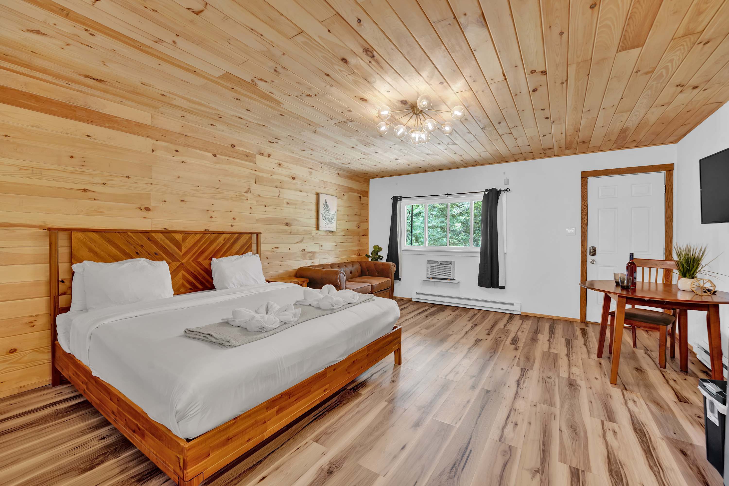 Cozy Poconos Retreat | Firepits | Pet Friendly