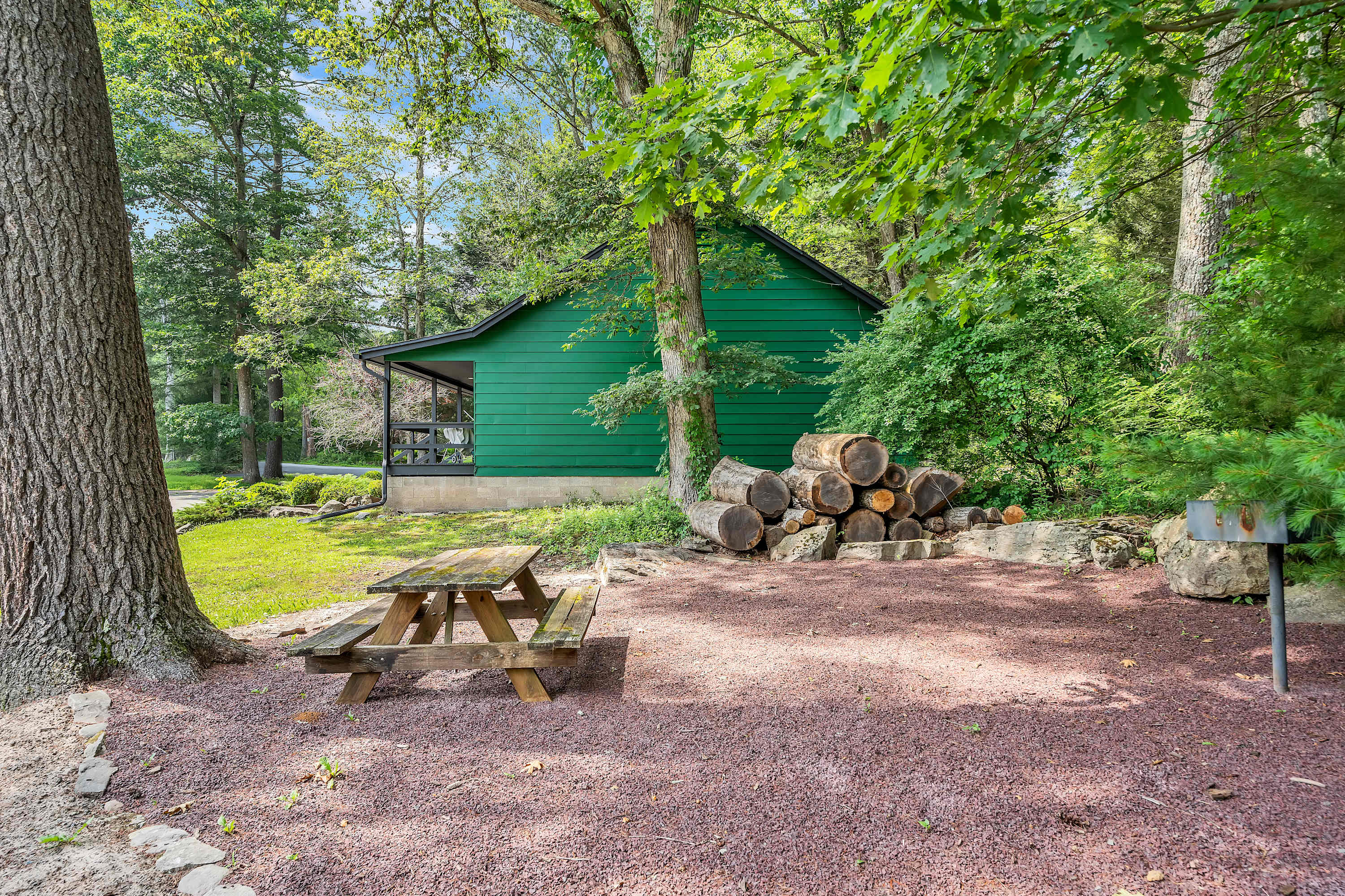 Charming Pocono Modern | Firepits | Pickleball!