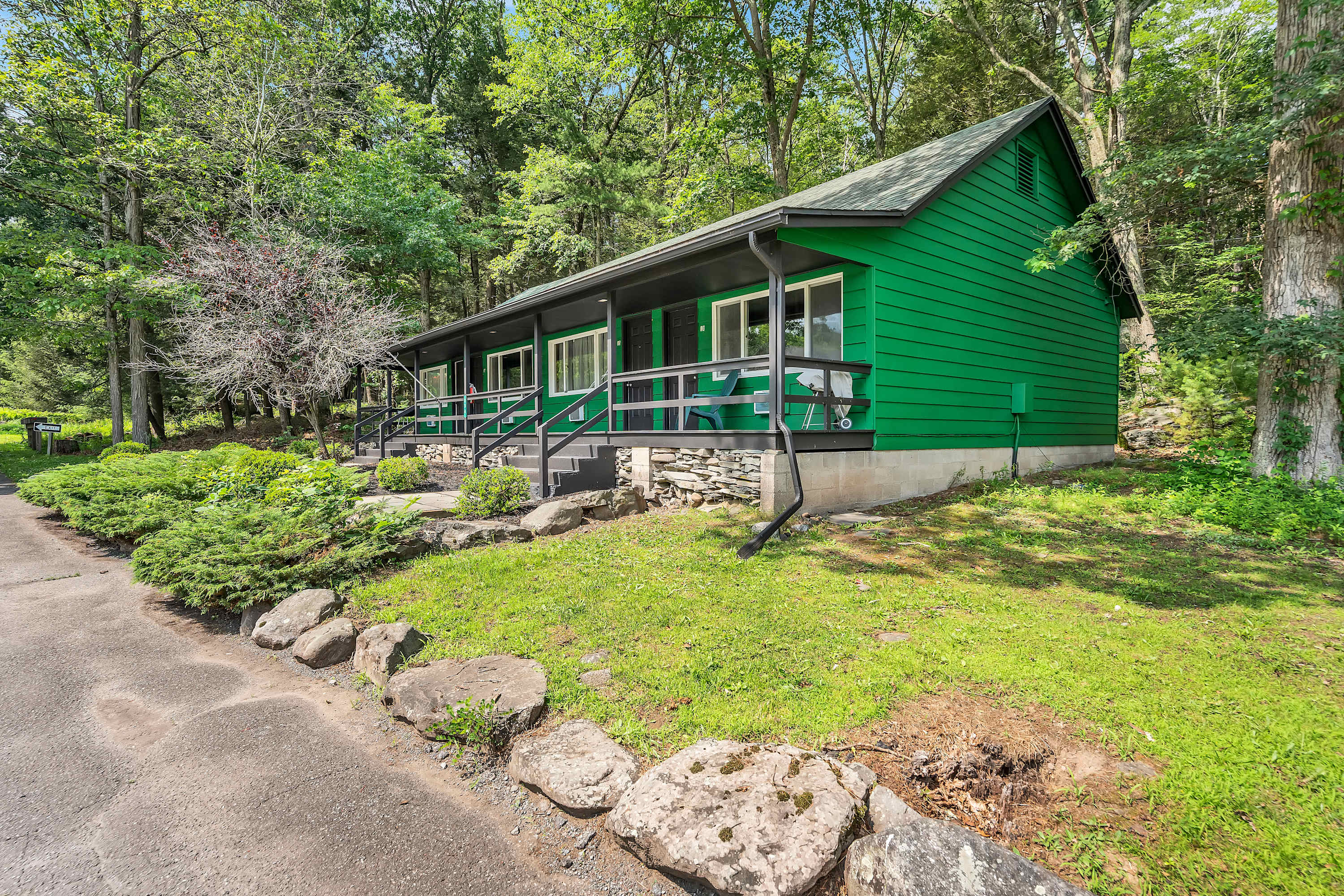 Vaulted Pine Pocono Modern | Firepits | Pickleball
