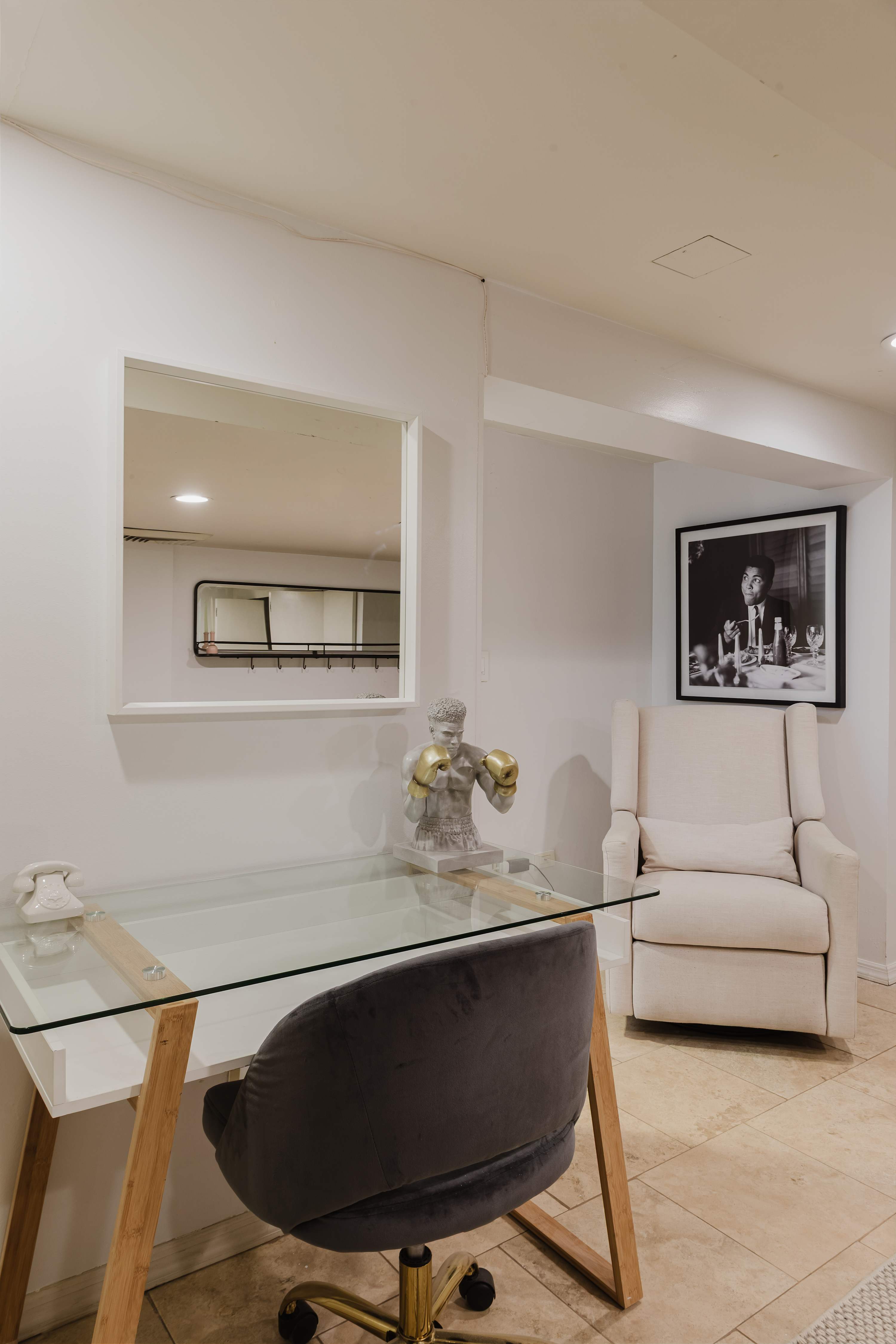 The Diplomat #1 - Boutique Designer Duplex — photo 19