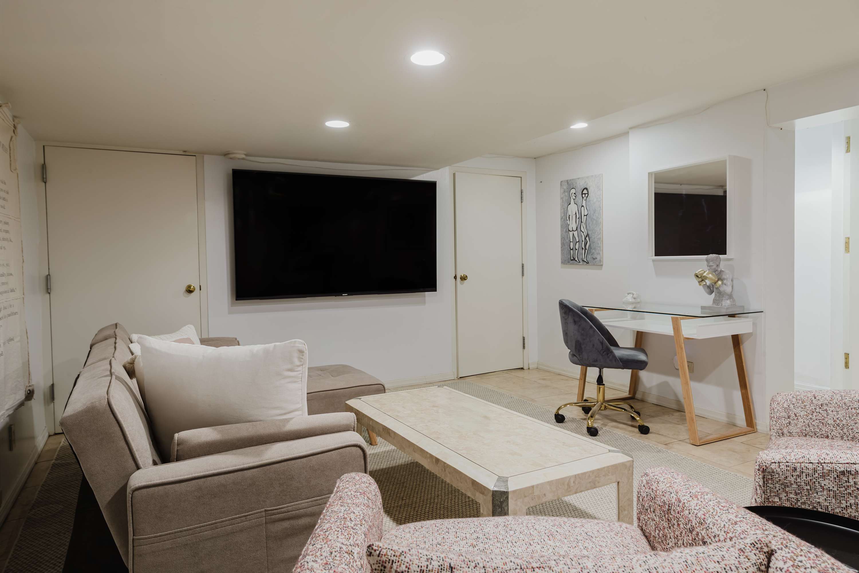 The Diplomat #1 - Boutique Designer Duplex — photo 15