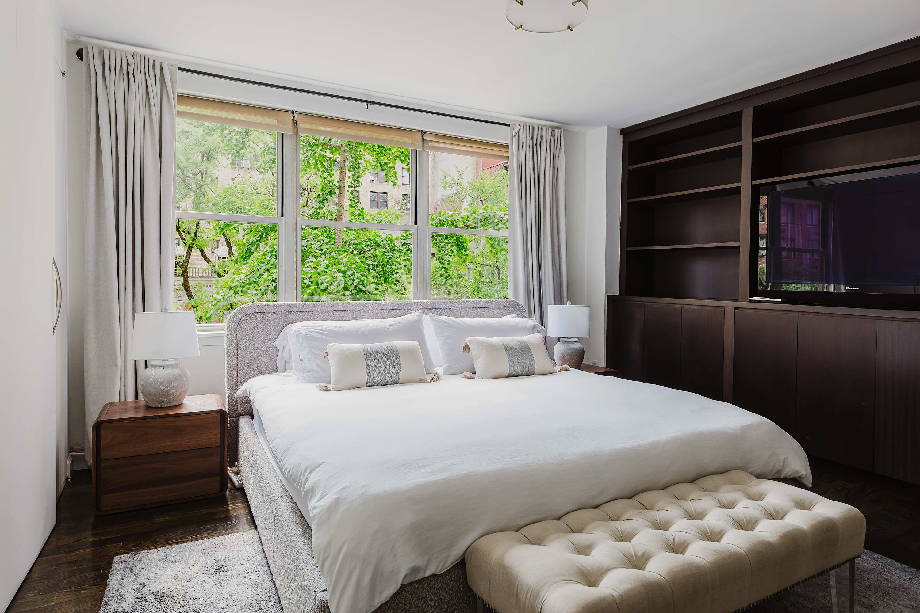 The Diplomat #4 - Boutique Designer Penthouse — photo 16