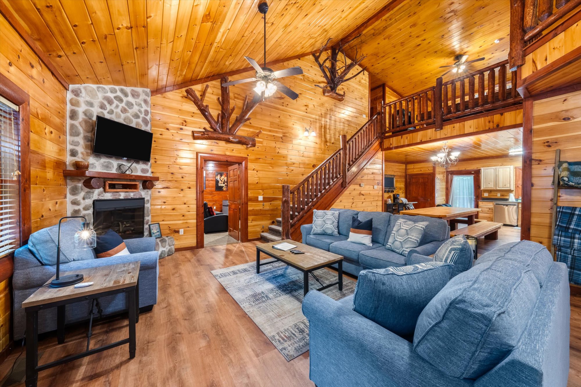 Indoor Heated Pool | Sleeps 18 | Hot Tub | Theatre 6