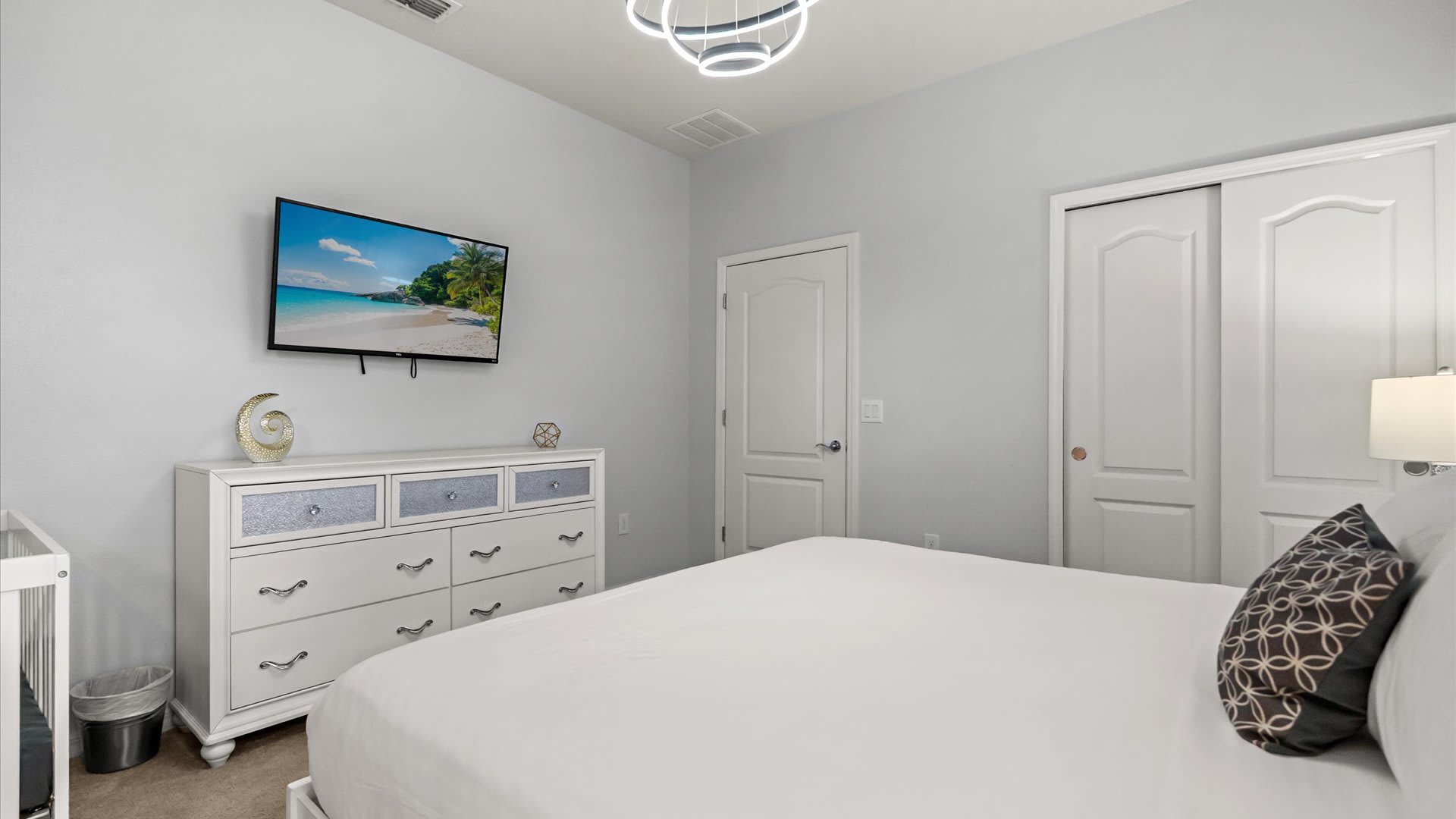 Spacious bedroom with luxury touches for total comfort