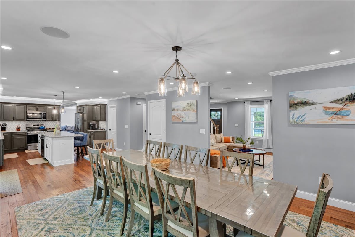 Family Dining Area with Seating for Eight