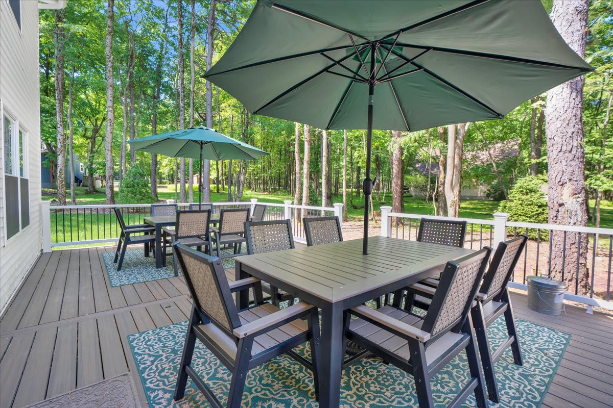 Patio Dining Set with Umbrella for Outdoor Entertaining