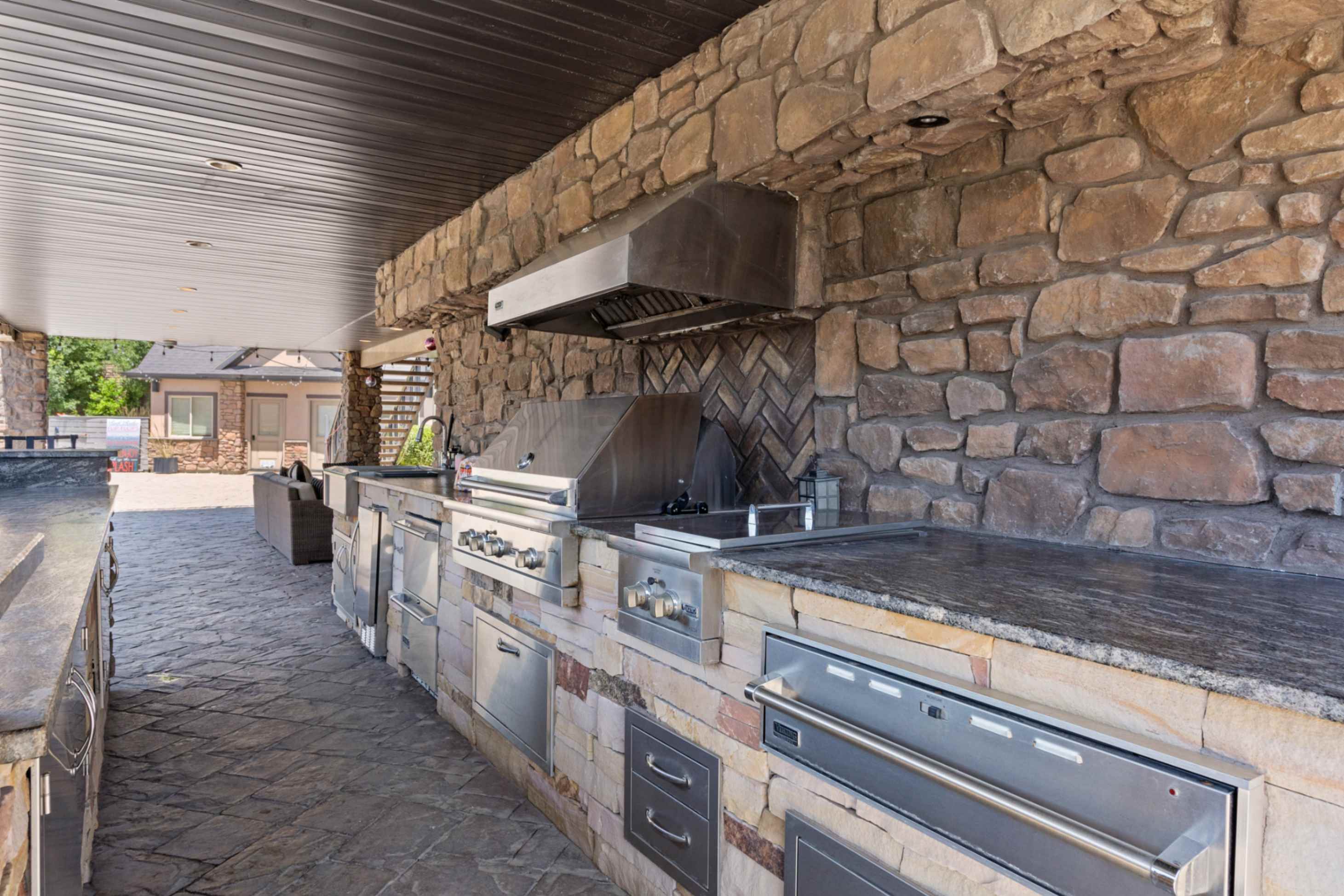 Spacious Outdoor Kitchen