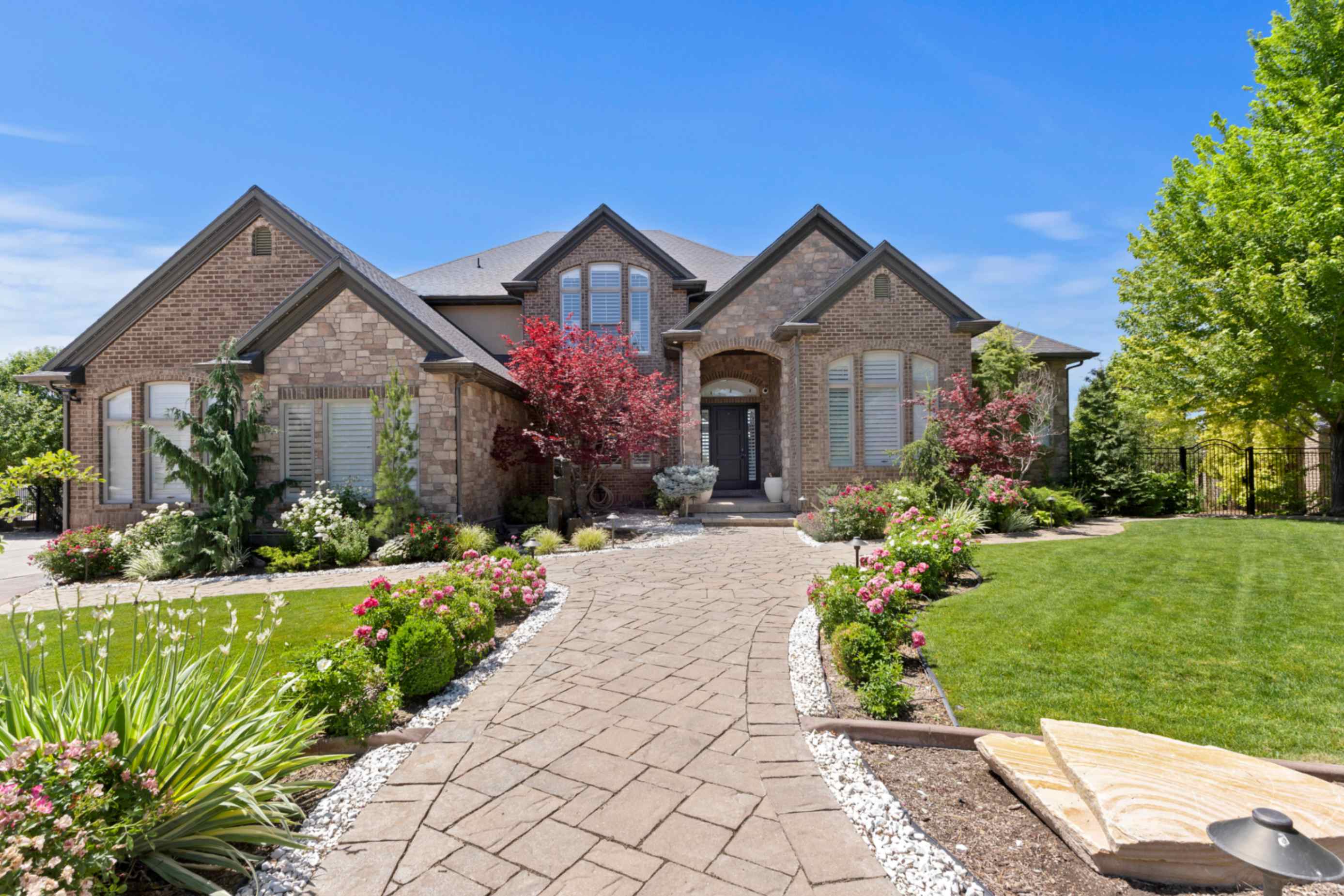 Front exterior - The home is on a cul de sac