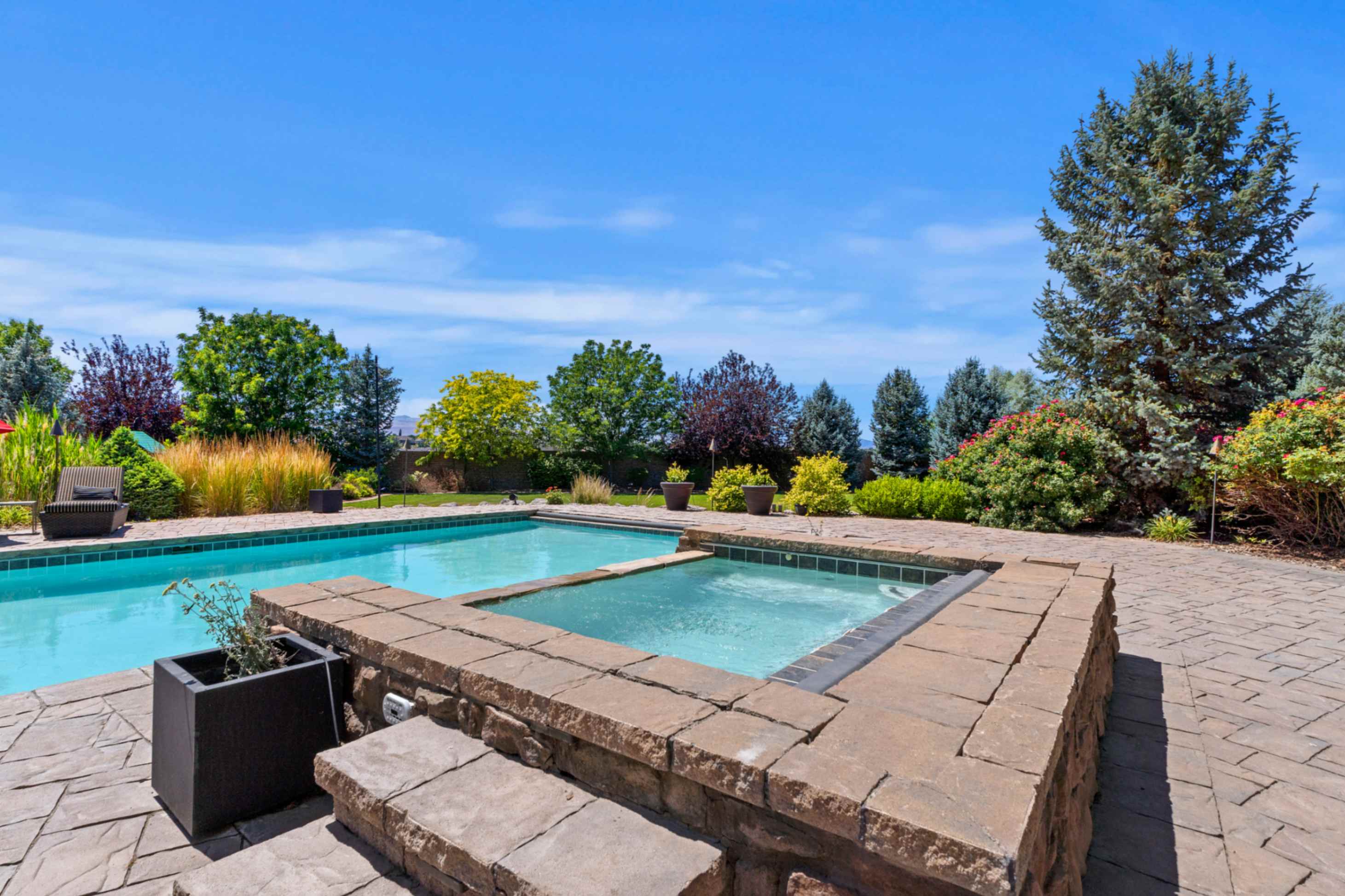 Swimming Pool & Hot Tub