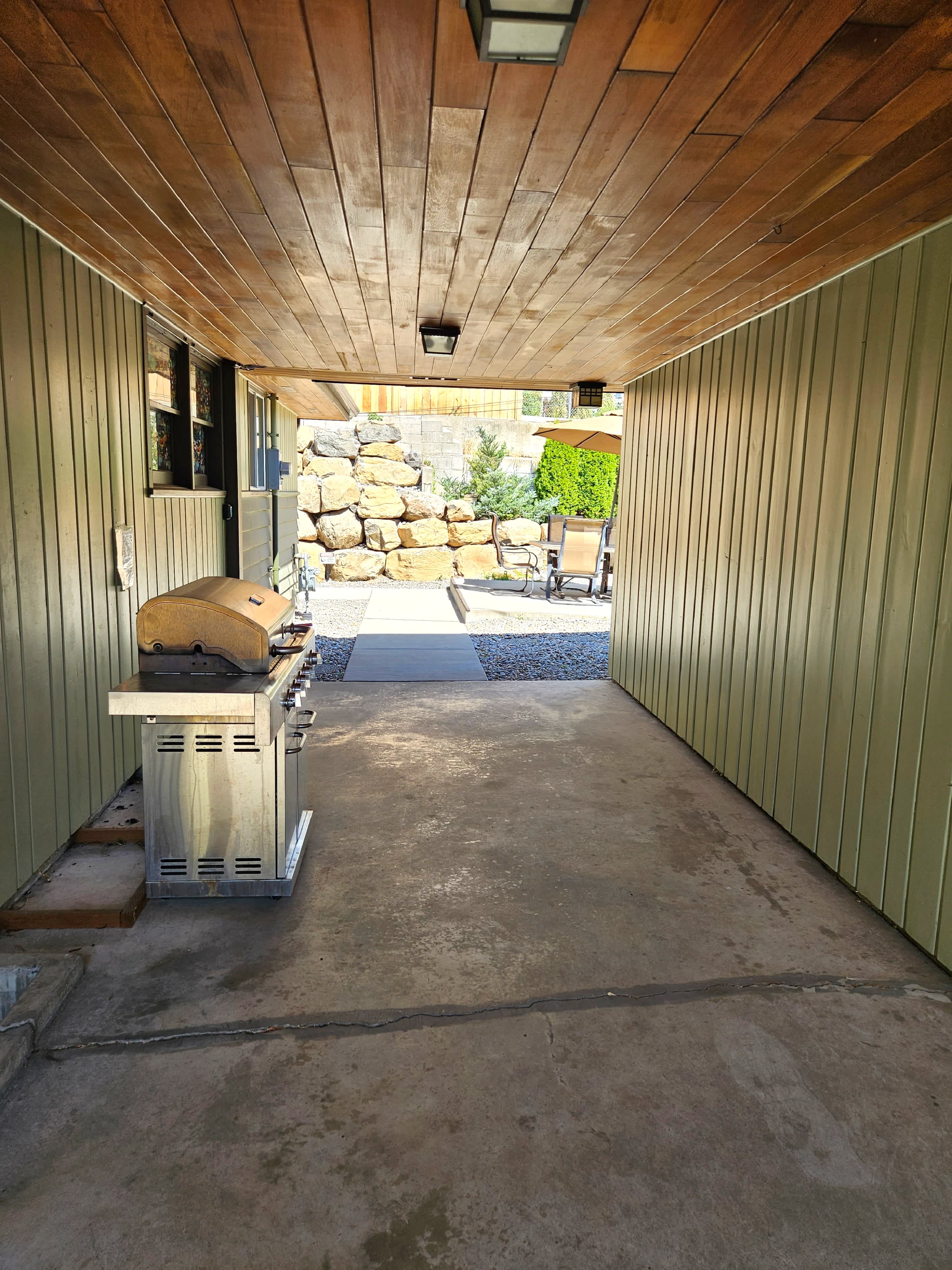 Spoil Yourself | South Hill Stunner + Theater Room - Foto 39