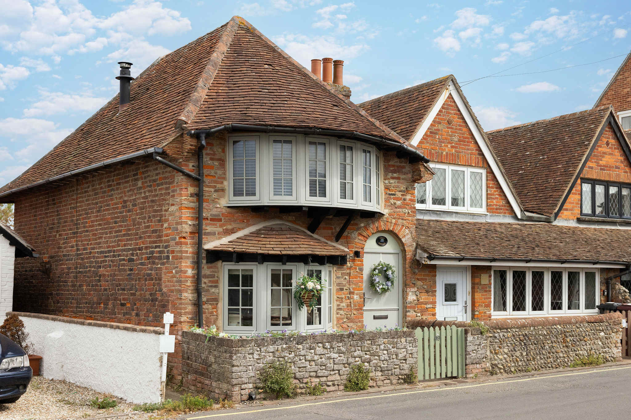 Cosy Character Cottage by the Sea