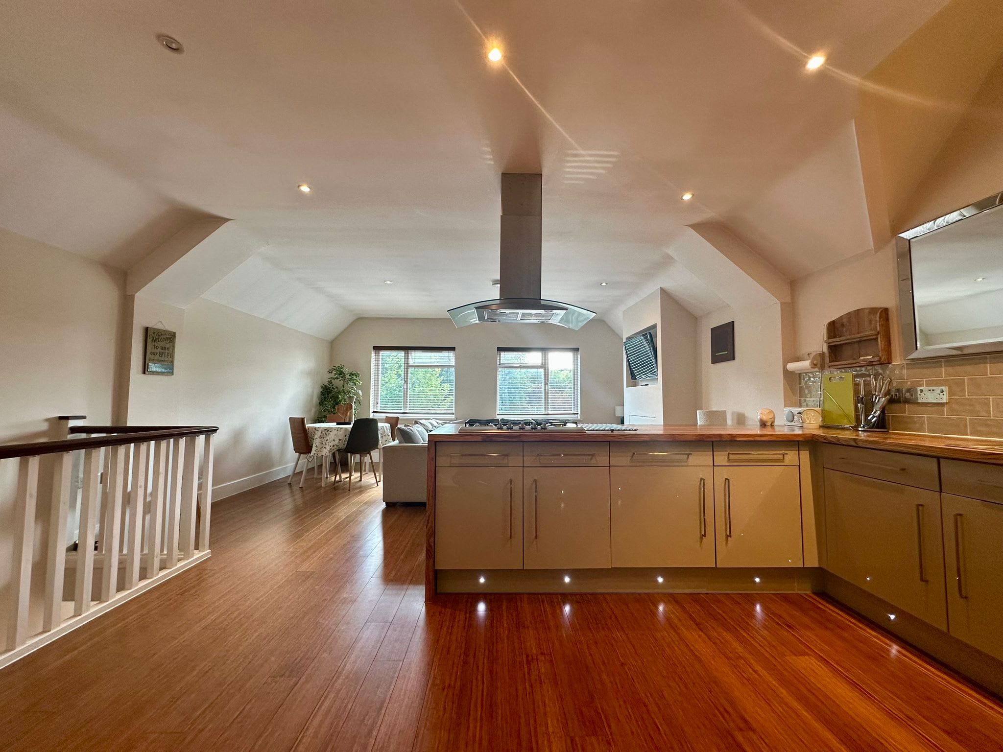 Stylish 2 Bed Apartment, sleeps 4 — Begbroke, England — vacation rental