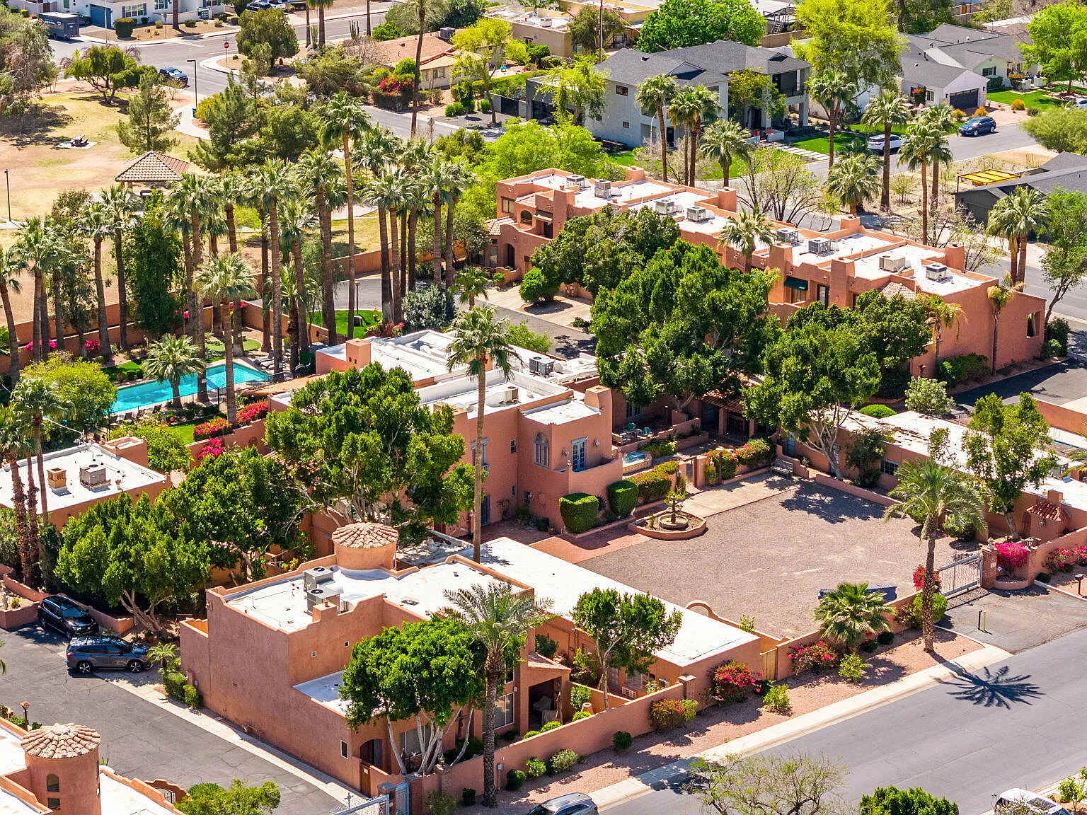 Grand Adobe - 28 Guests, 12 Bedrooms, Heated Pool — Phoenix, AZ — vacation rental