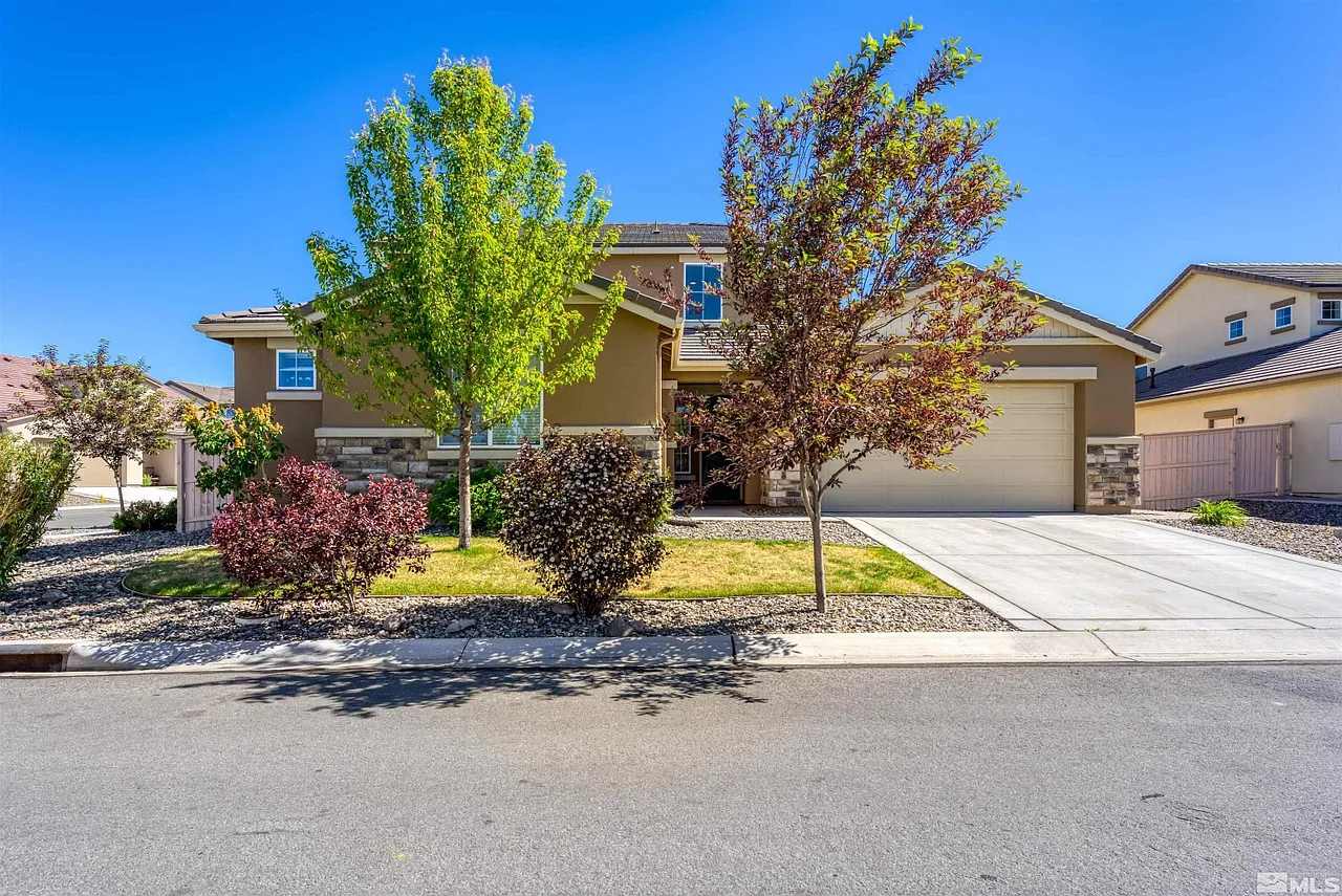 Harmony Haven/ 2 Kitchens /Sleeps19 — Reno, NV — vacation rental