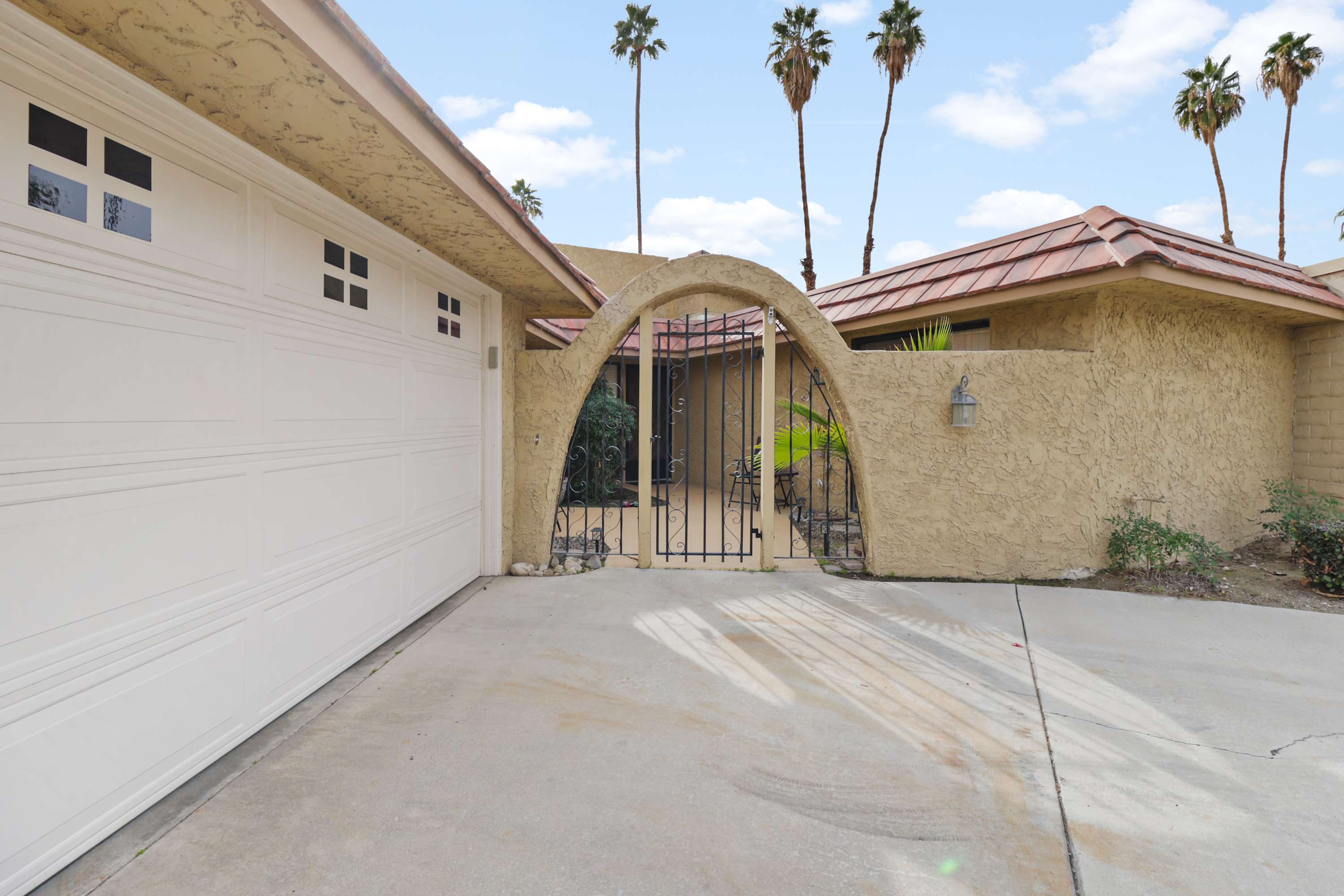 2BR 2BA Charming Cathedral City Condo with Territorial Views 6