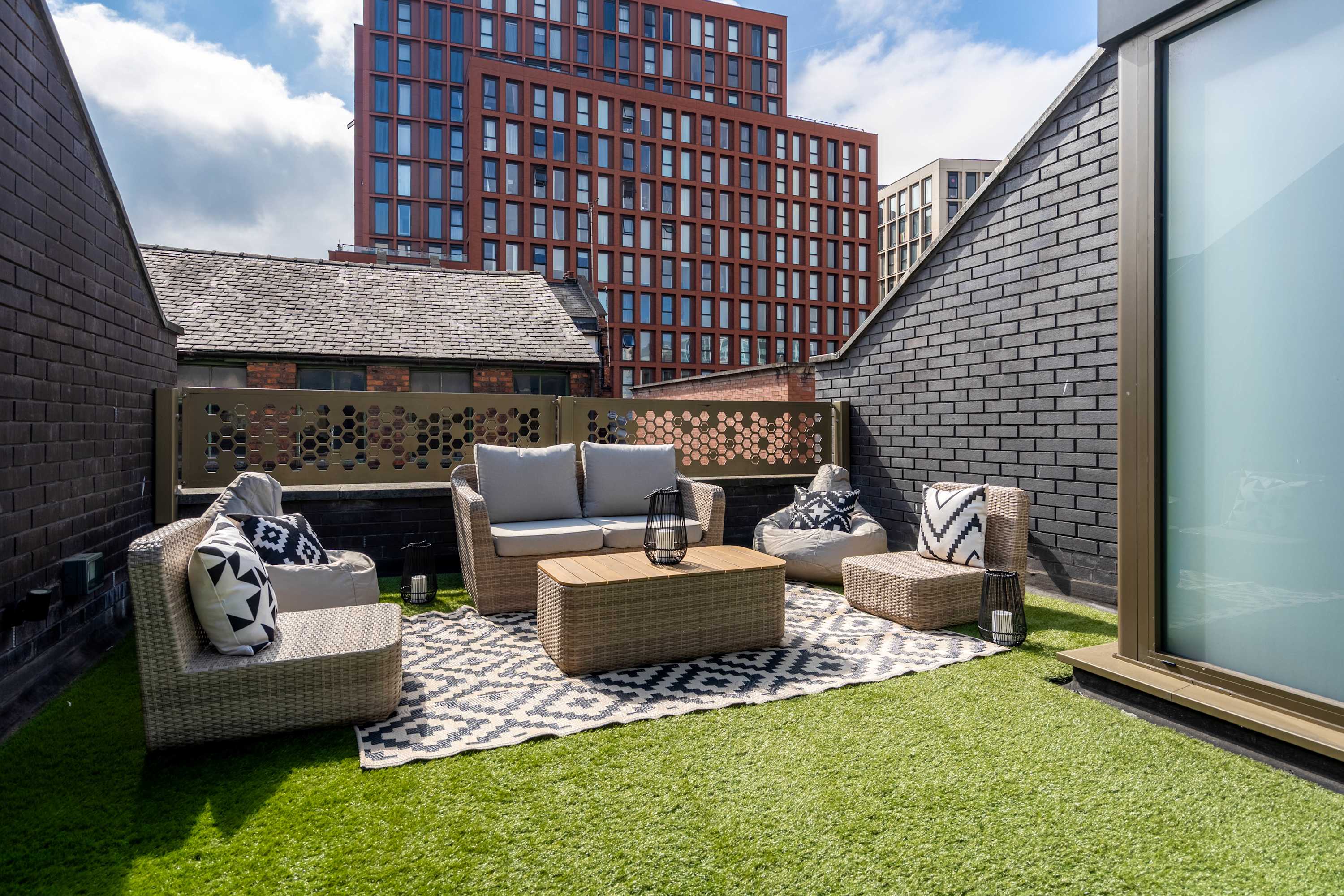Luxury Townhouse I Private Roof Terrace I Sleeps10 - Picture 10