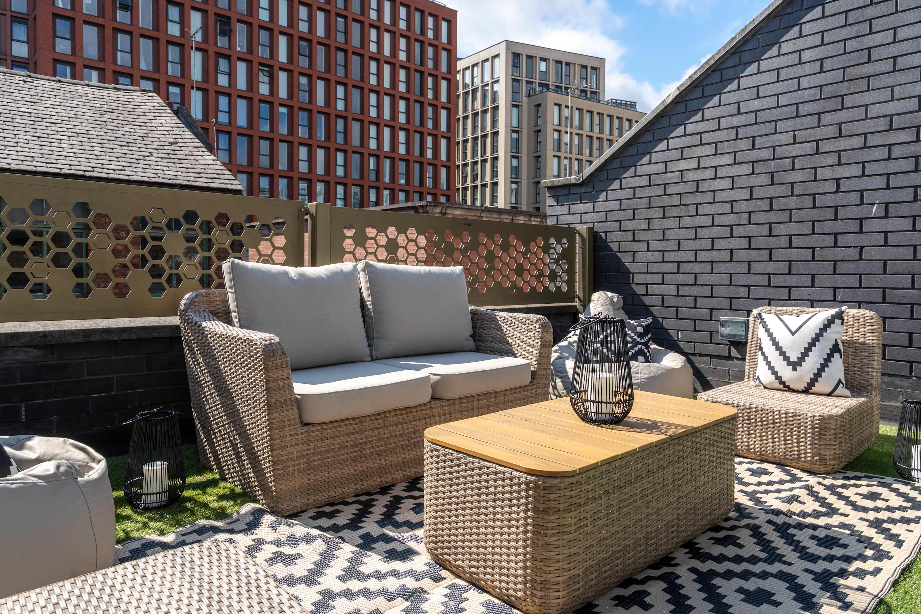 Luxury Townhouse I Private Roof Terrace I Sleeps10 - Picture 4
