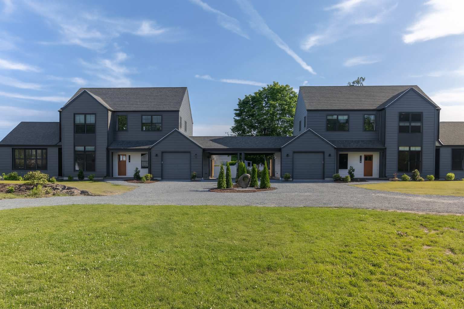 Refined Retreat Near Beaches- 557 East and West — Portsmouth, RI — vacation rental