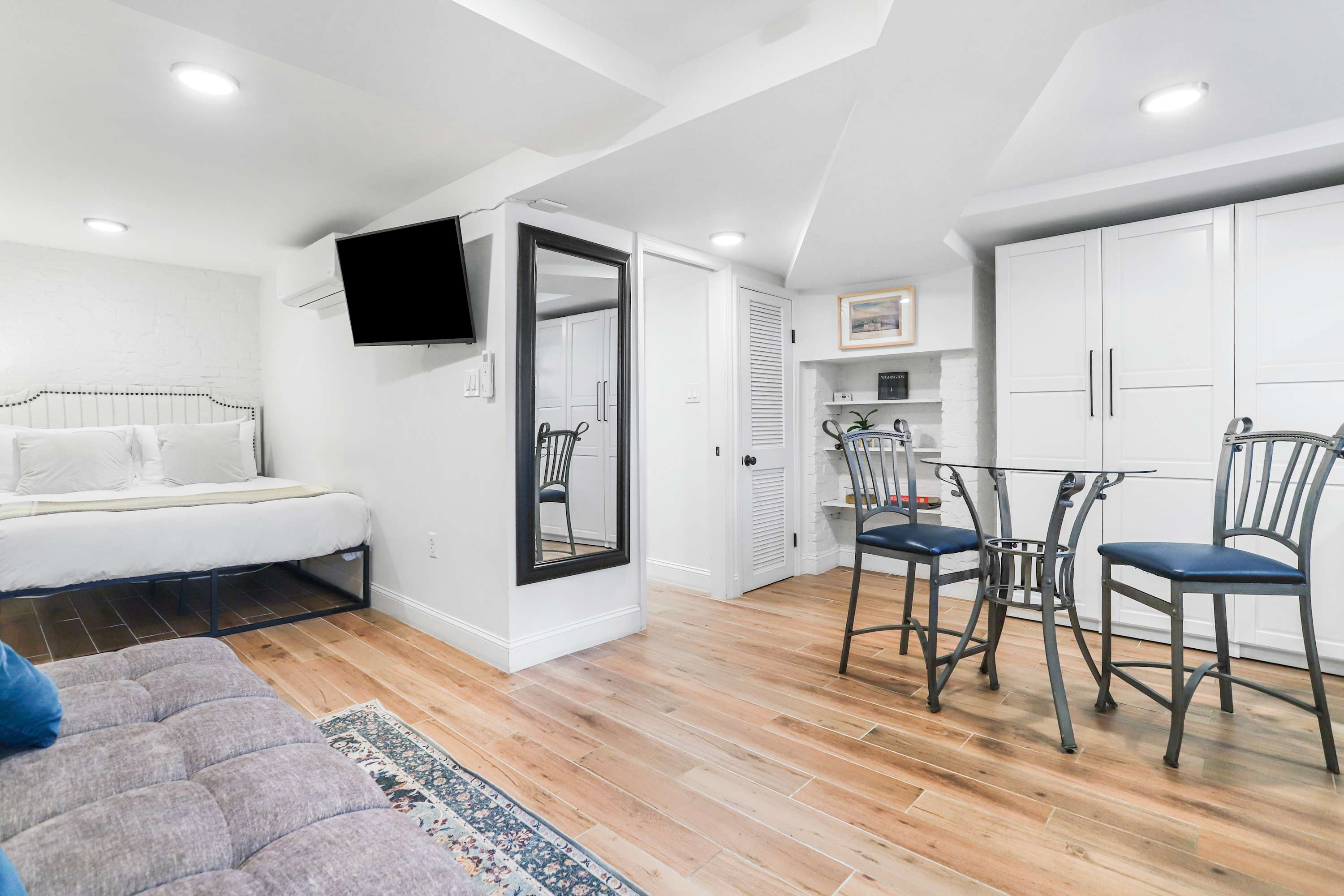 Sojourn Charming Lower Level Studio - Capitol Hill — District of Columbia, DC — vacation rental