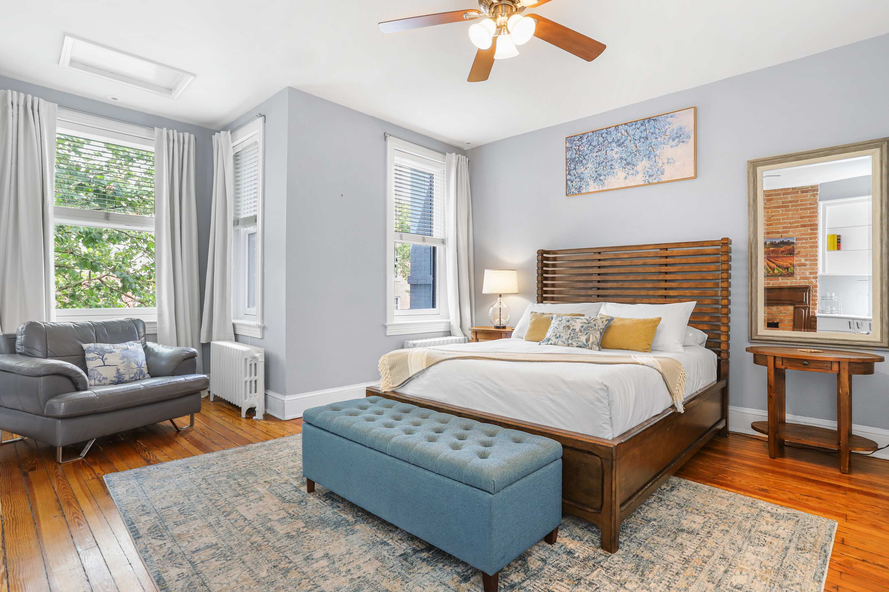 Sojourn Lovely Hill Home w/ Backyard near DC Icons — District of Columbia, DC — vacation rental