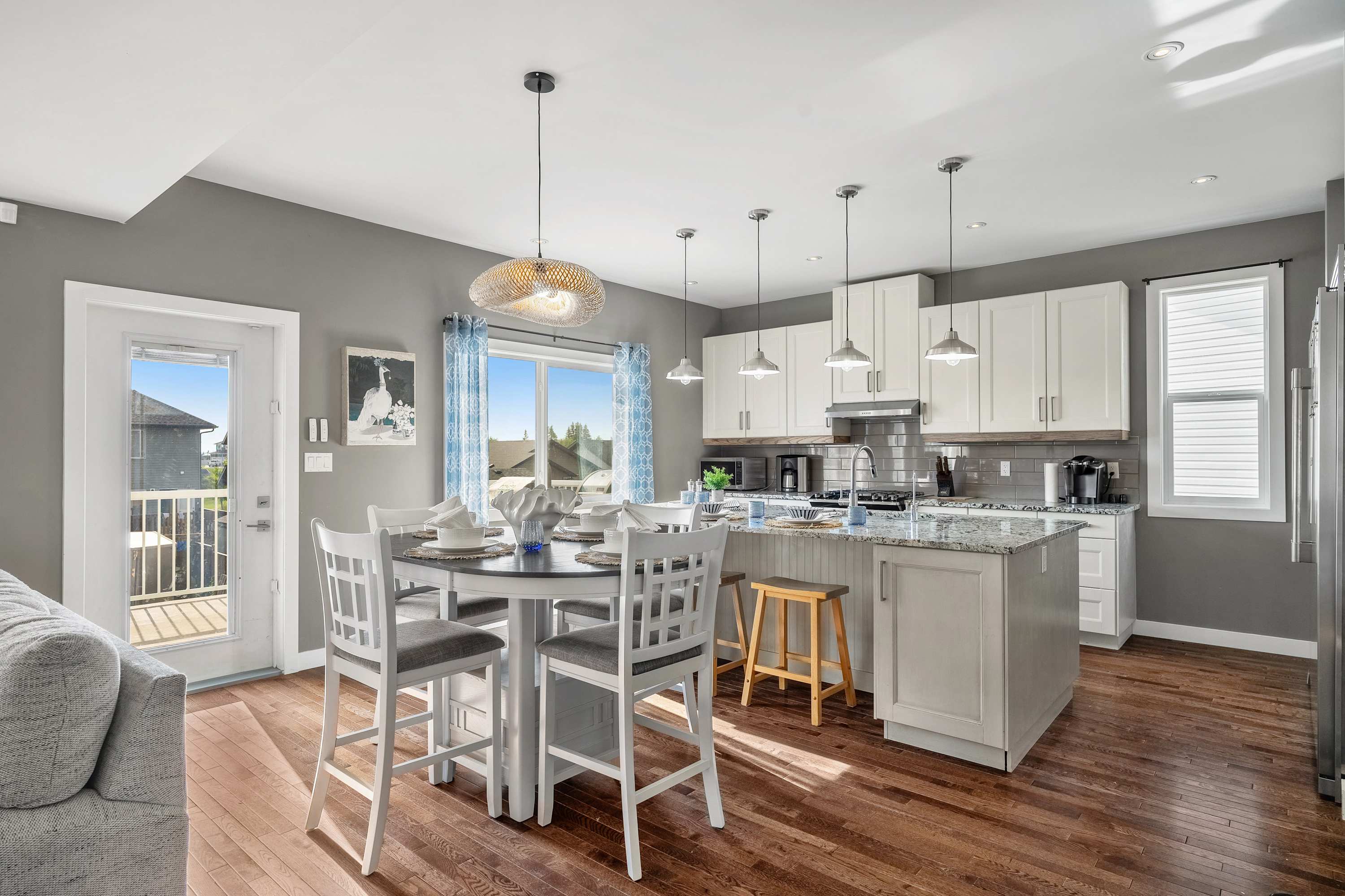 Luxe & Lake 6BR Getaway Hot Tub Near the Lake — Sylvan Lake, Alberta — vacation rental
