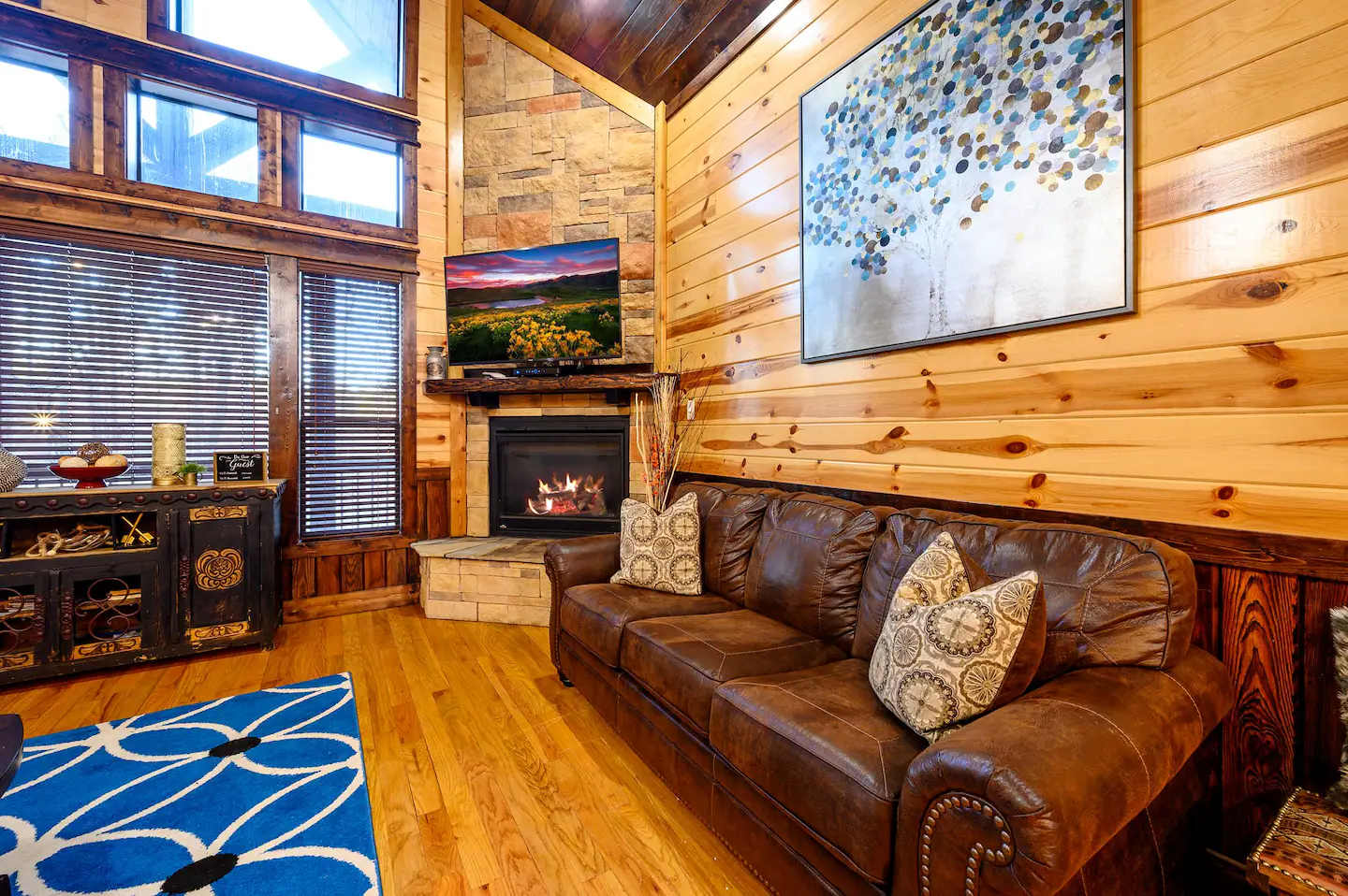 The Great Escape! 4BR w Game Room - Hot Tub - Sleeps 12