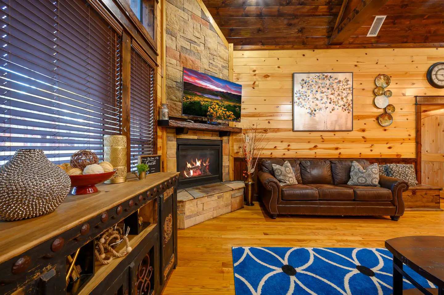 The Great Escape! 4BR w Game Room - Hot Tub - Sleeps 12