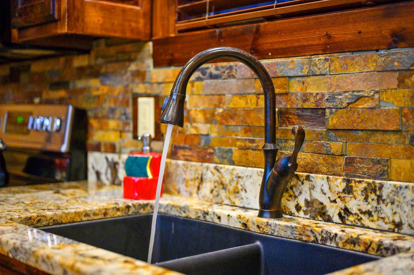 The Great Escape! 4BR w Game Room - Hot Tub - Sleeps 12