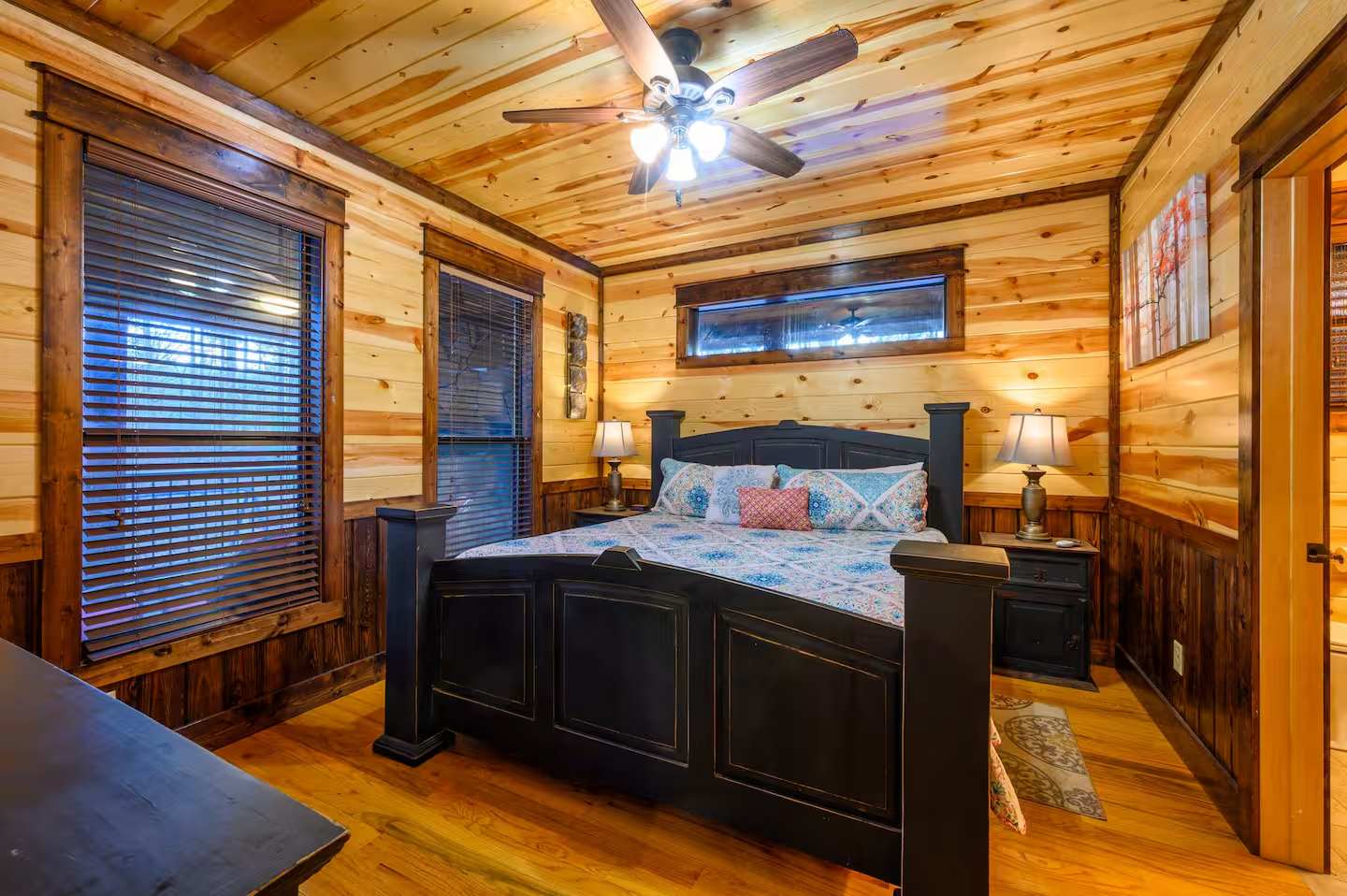 The Great Escape! 4BR w Game Room - Hot Tub - Sleeps 12