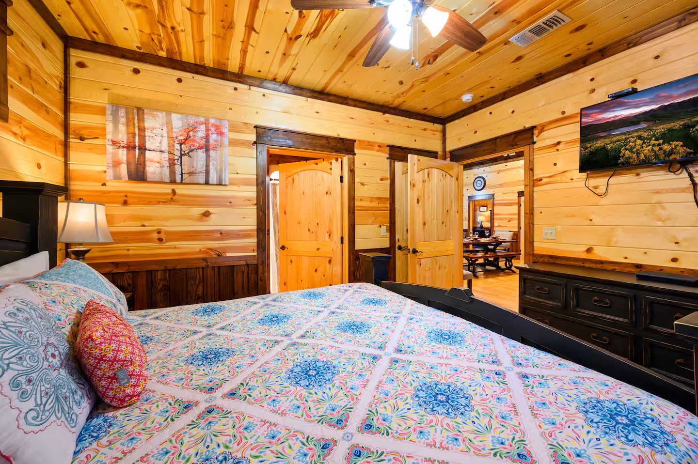 The Great Escape! 4BR w Game Room - Hot Tub - Sleeps 12