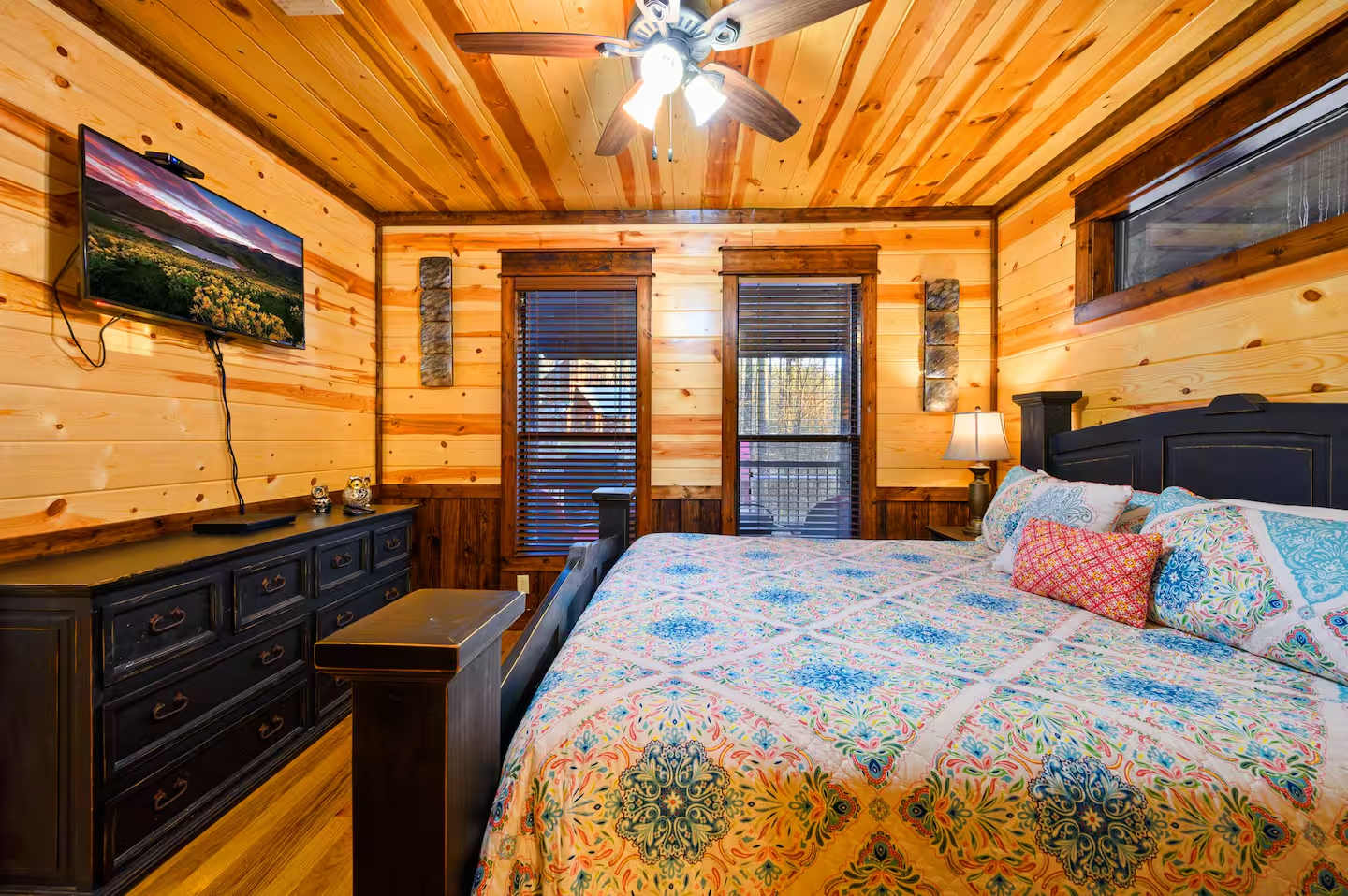 The Great Escape! 4BR w Game Room - Hot Tub - Sleeps 12