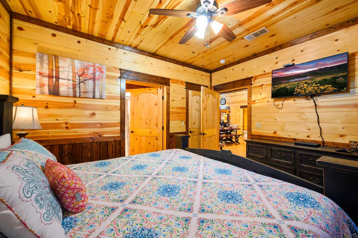 The Great Escape! 4BR w Game Room - Hot Tub - Sleeps 12