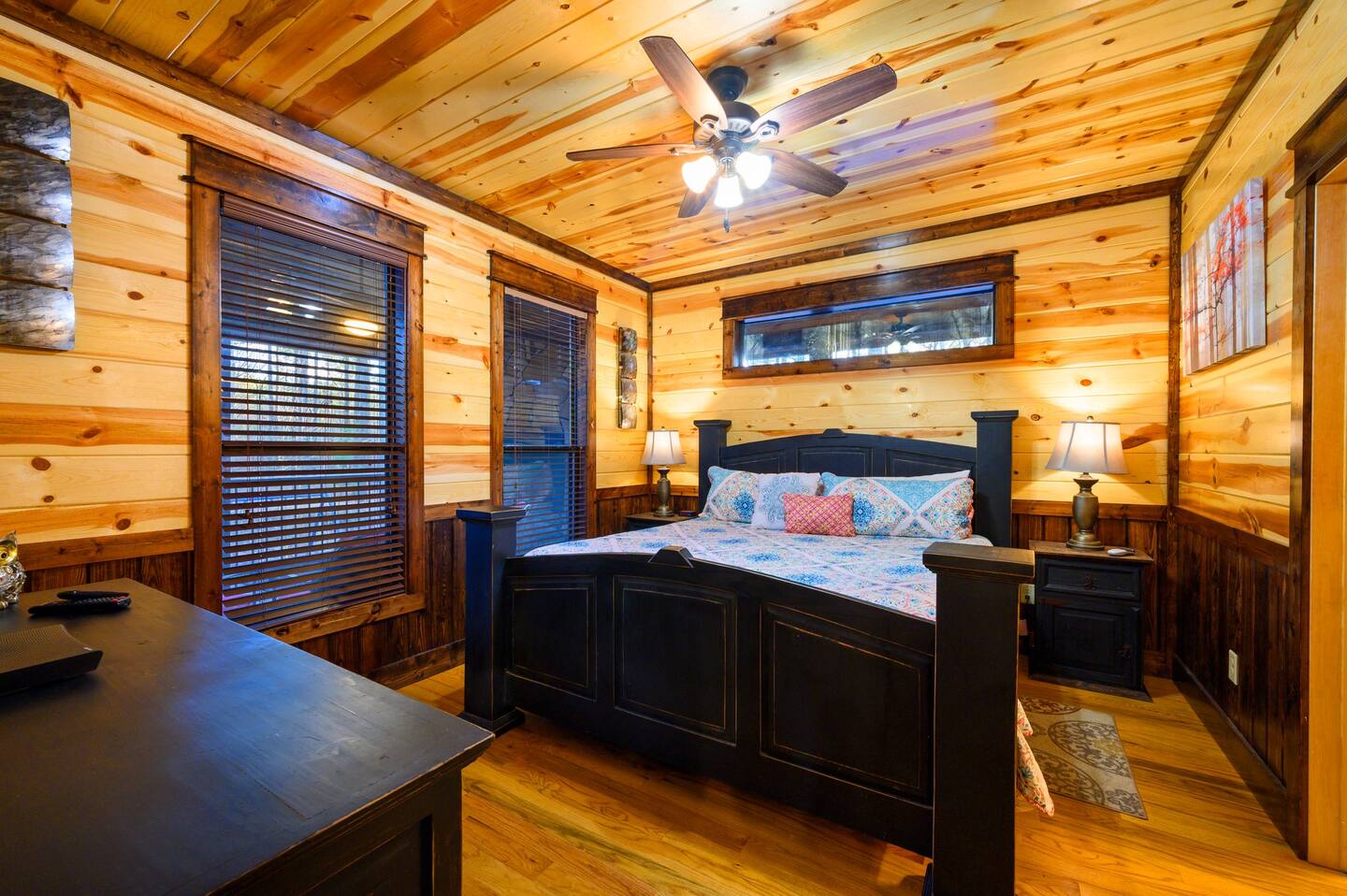 The Great Escape! 4BR w Game Room - Hot Tub - Sleeps 12