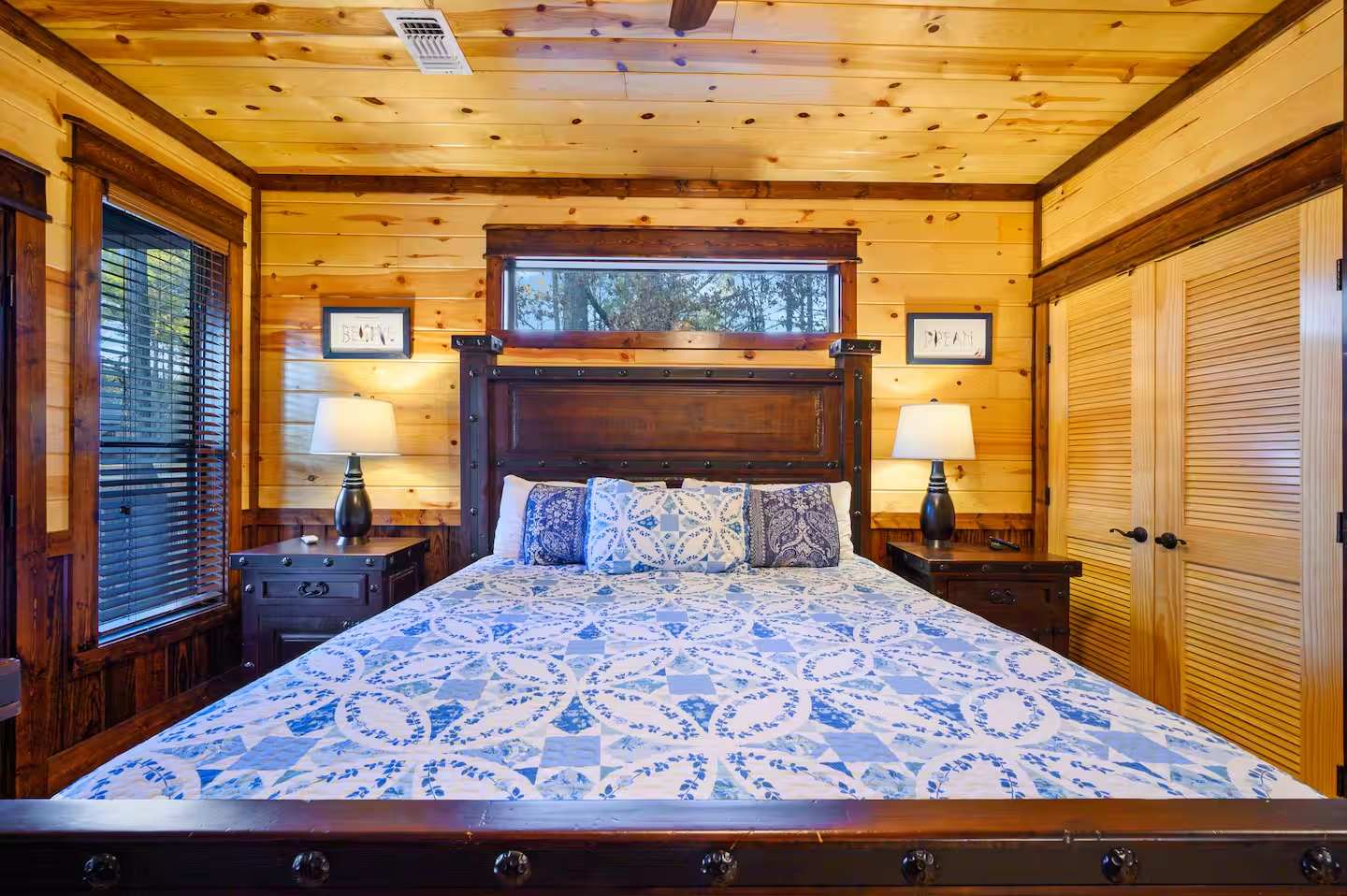 The Great Escape! 4BR w Game Room - Hot Tub - Sleeps 12